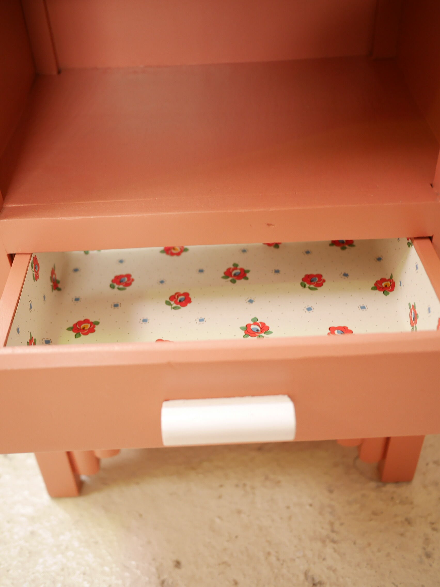 Pink vintage Faham bedside table