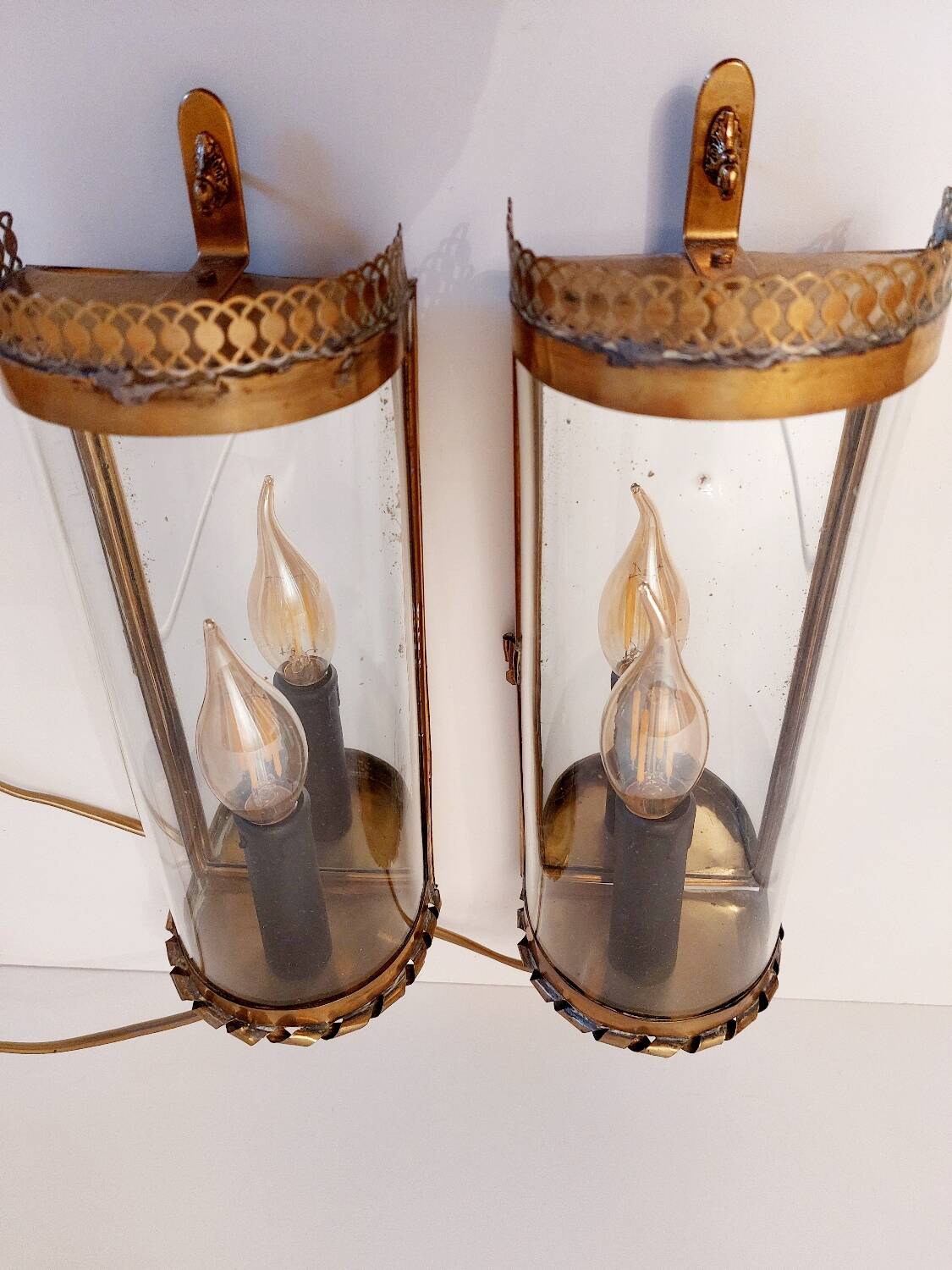 Paire d'appliques anciennes en laiton