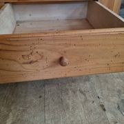 Armoire en pin 