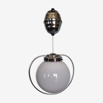 Suspension mount and bass in chromed metal and its globe in vintage opaline