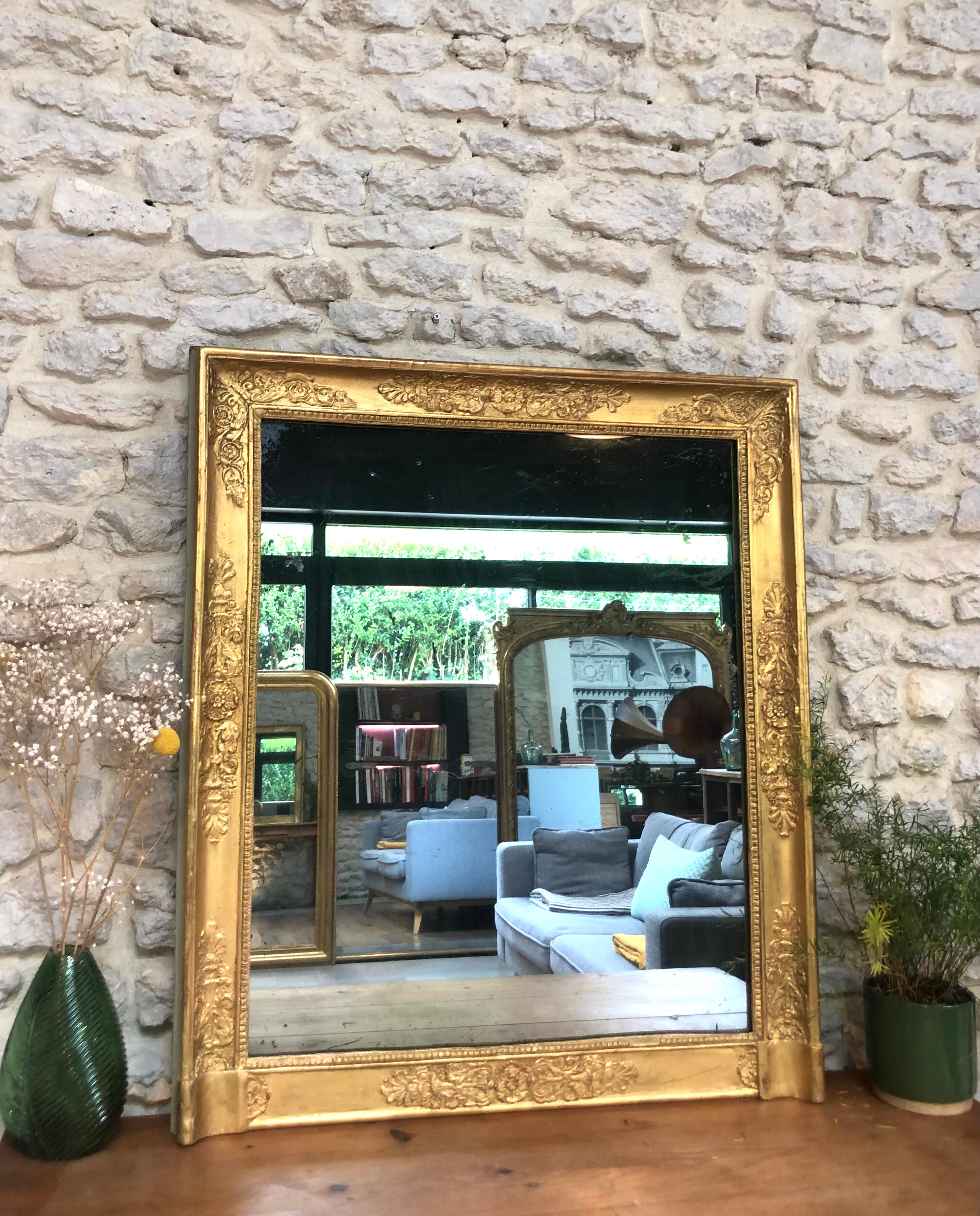 Mirror period restoration gilded with gold leaf, 93,5x80cm