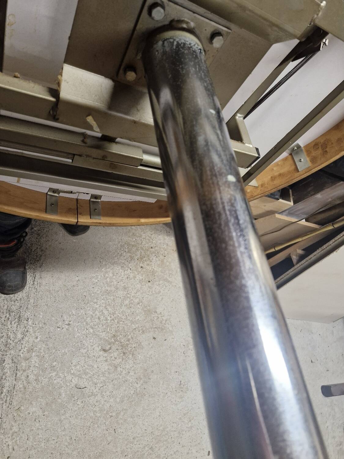 Roche Bobois round table