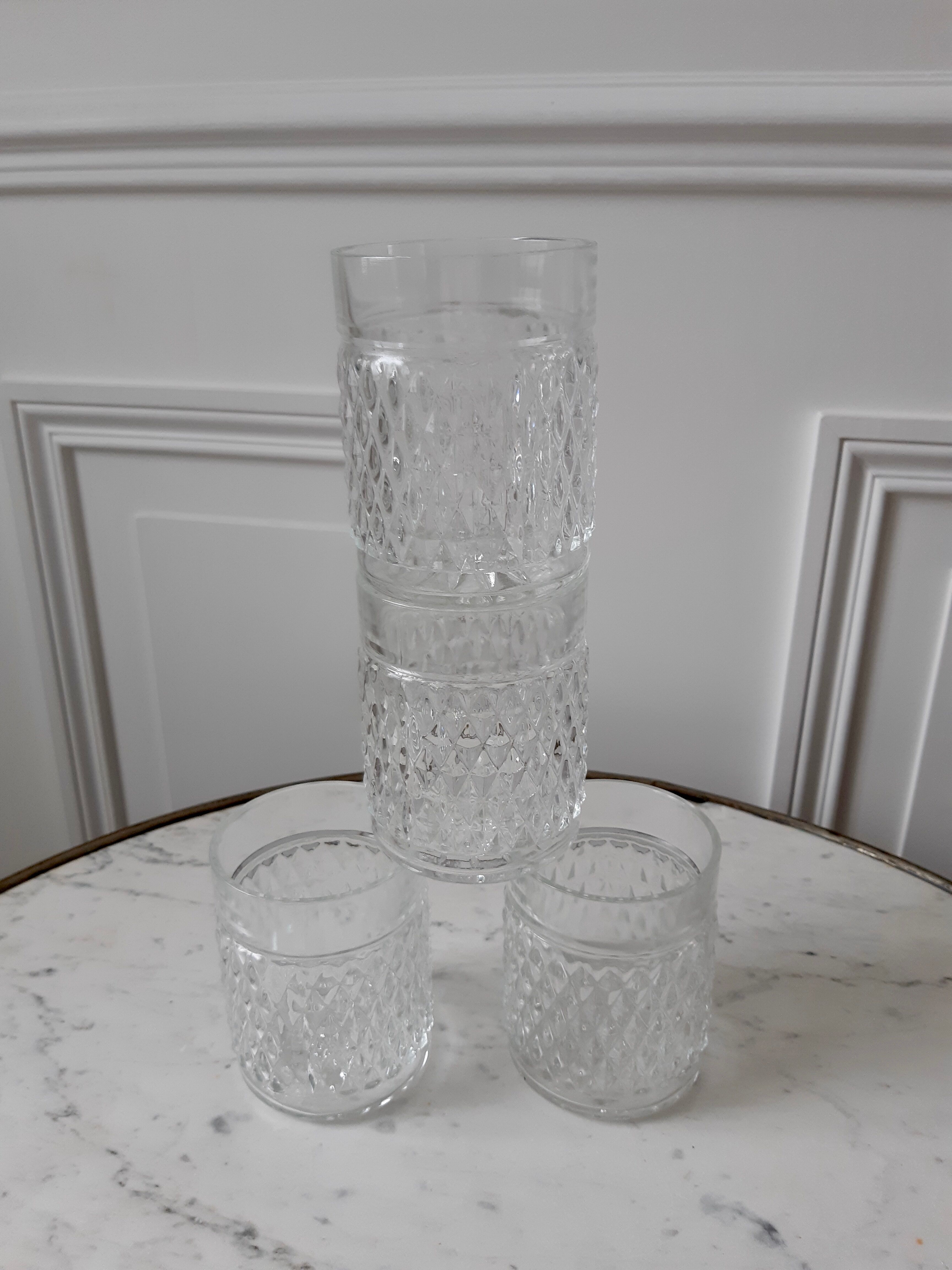 Whisky carafe and its 4 glasses 70s