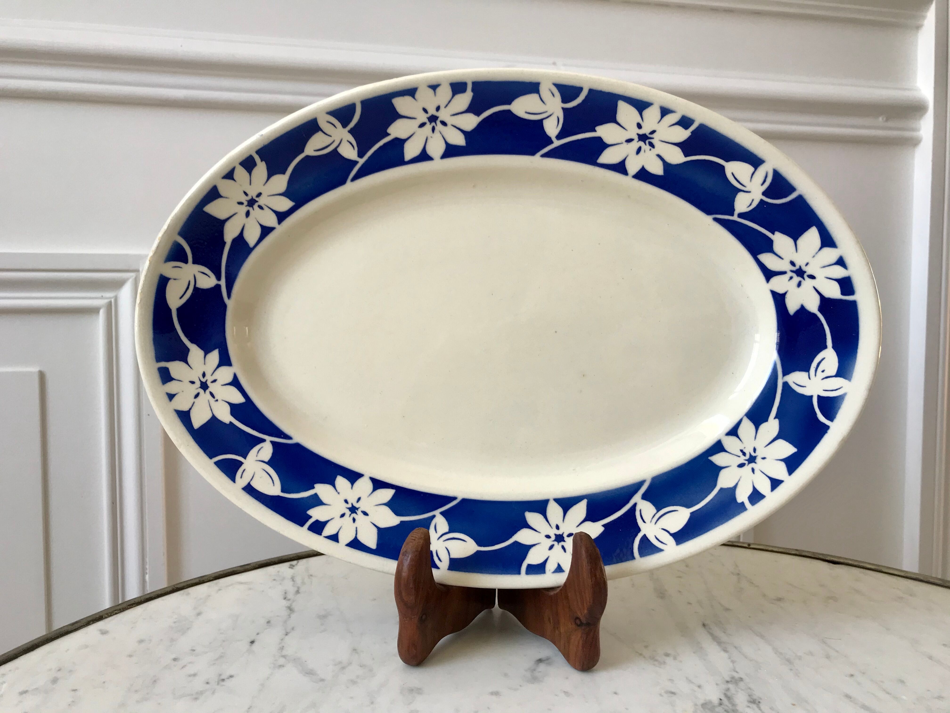 Flat oval Badonviller blue klein 30s