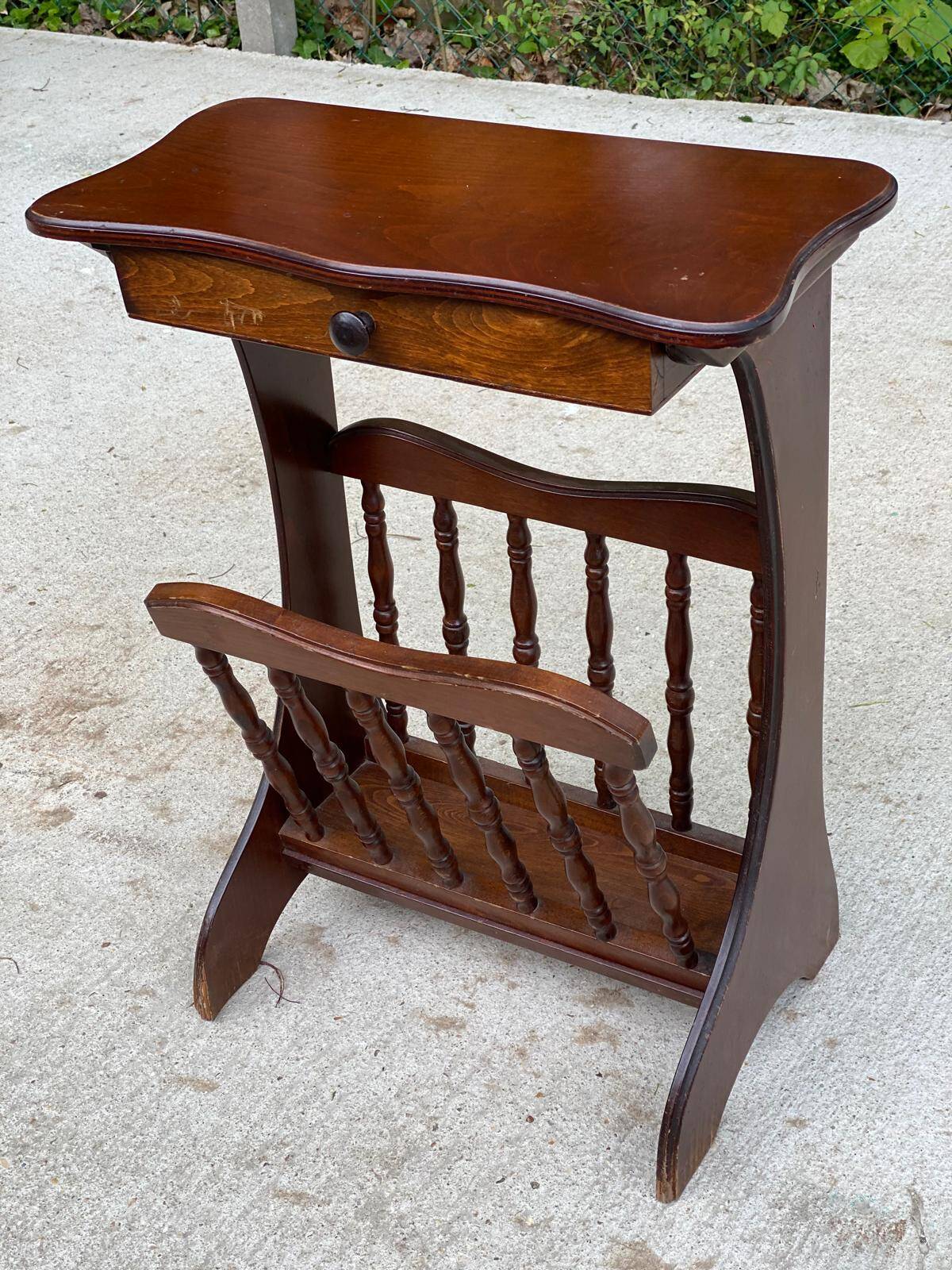 Solid wood pedestal bedside table with drawer