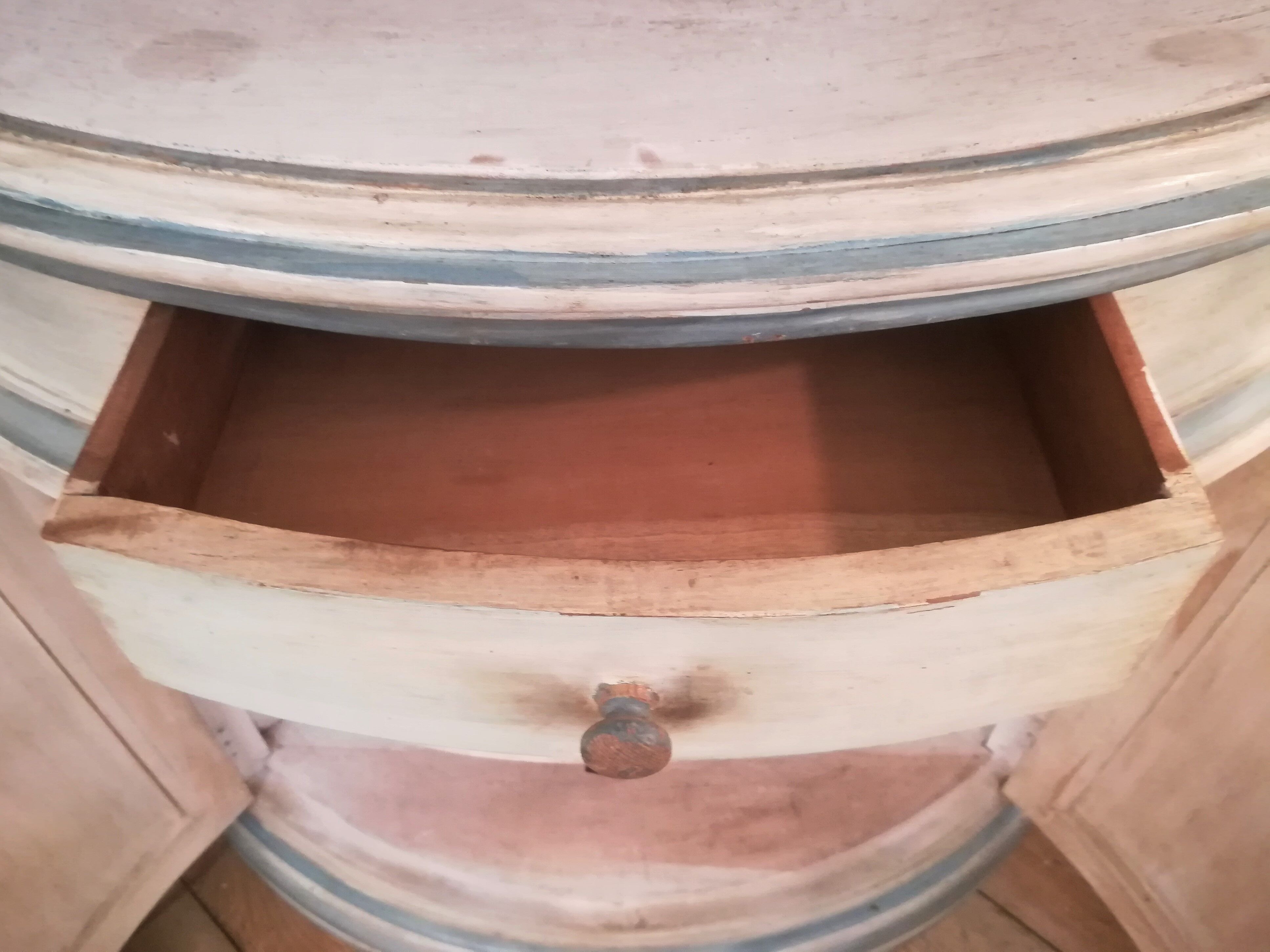 Encoignure 2 patinated body