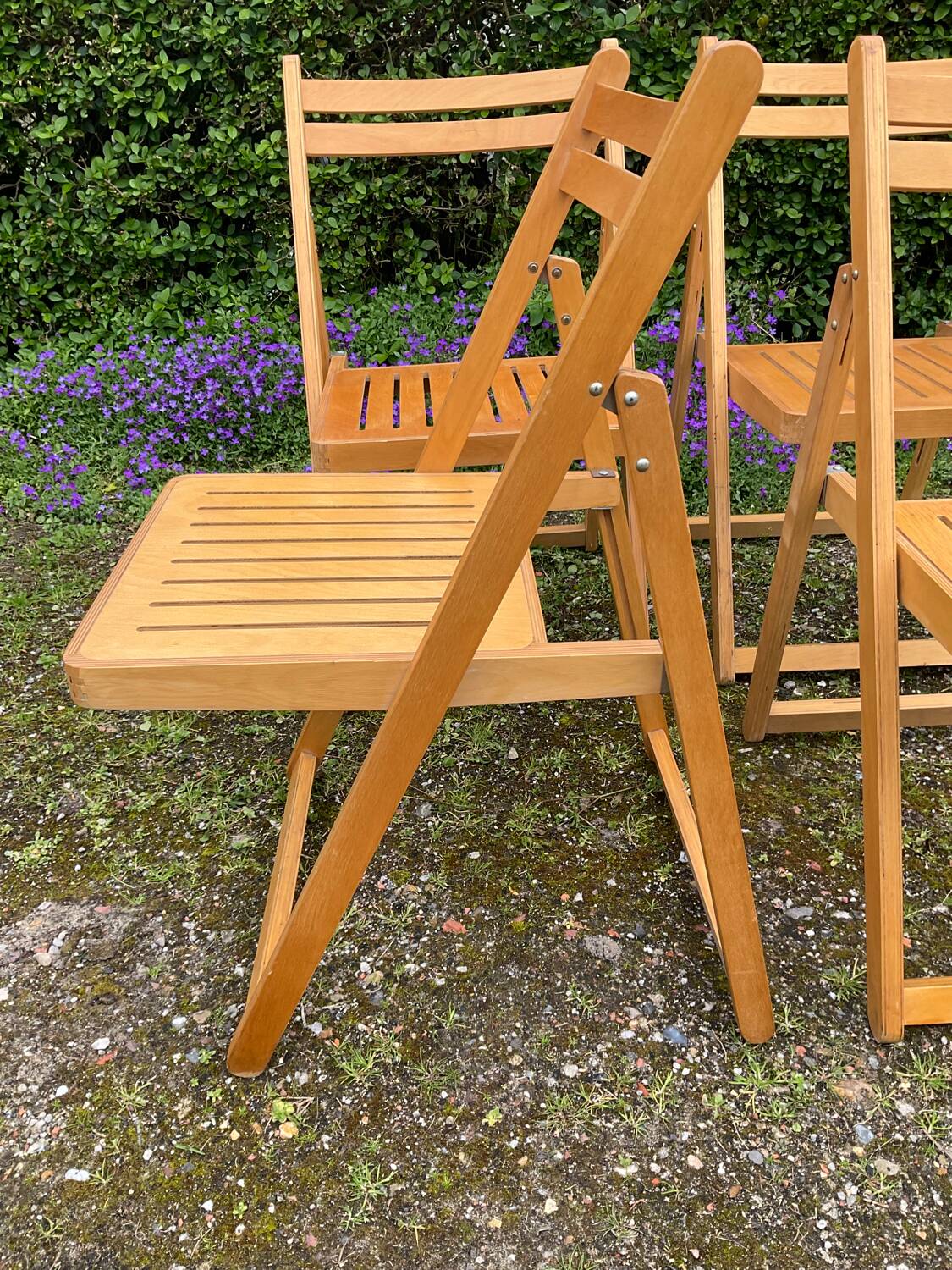 Set of 4 vintage beech folding chairs