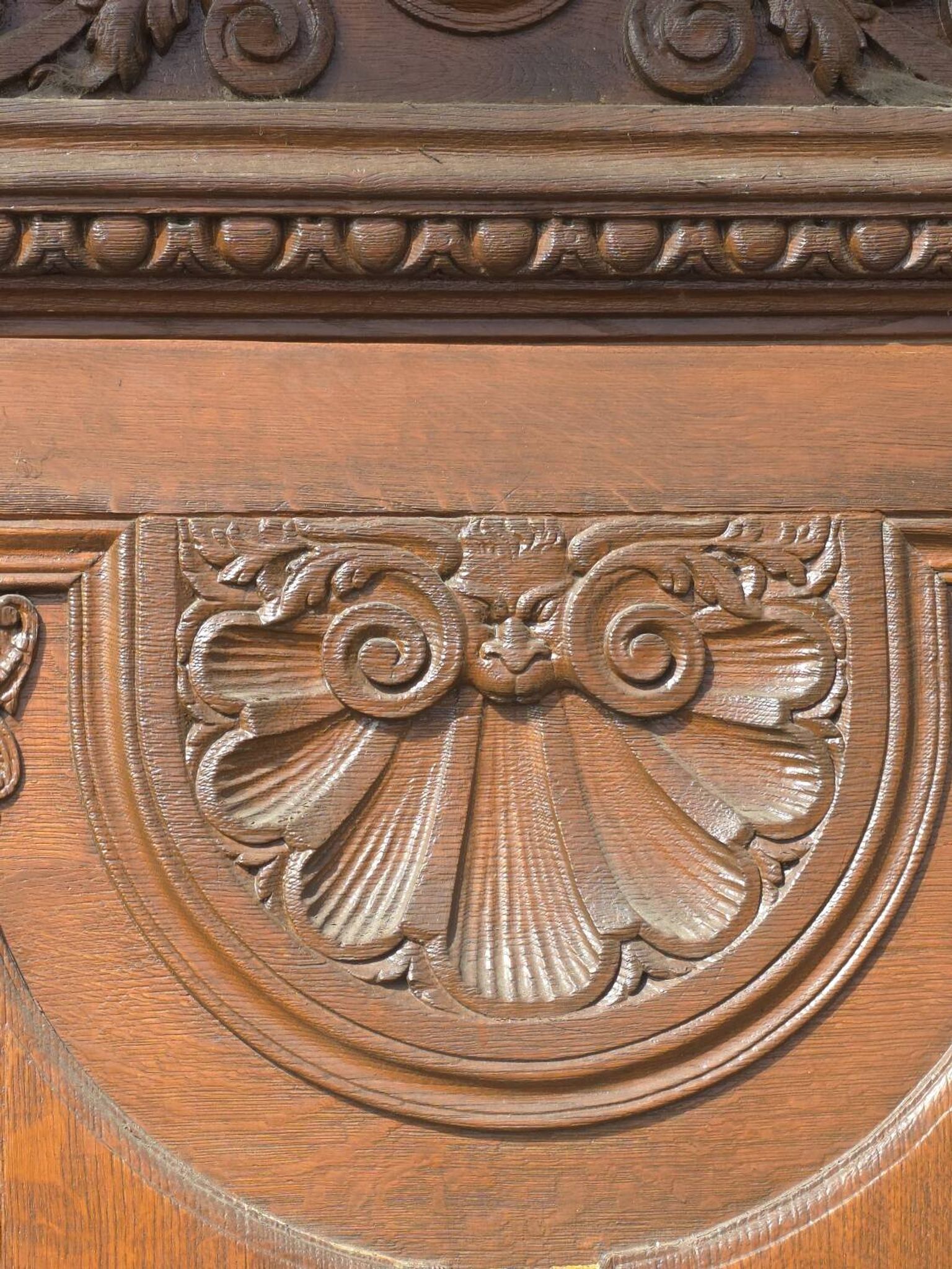 Porte d'entrée en chêne avec son bâti