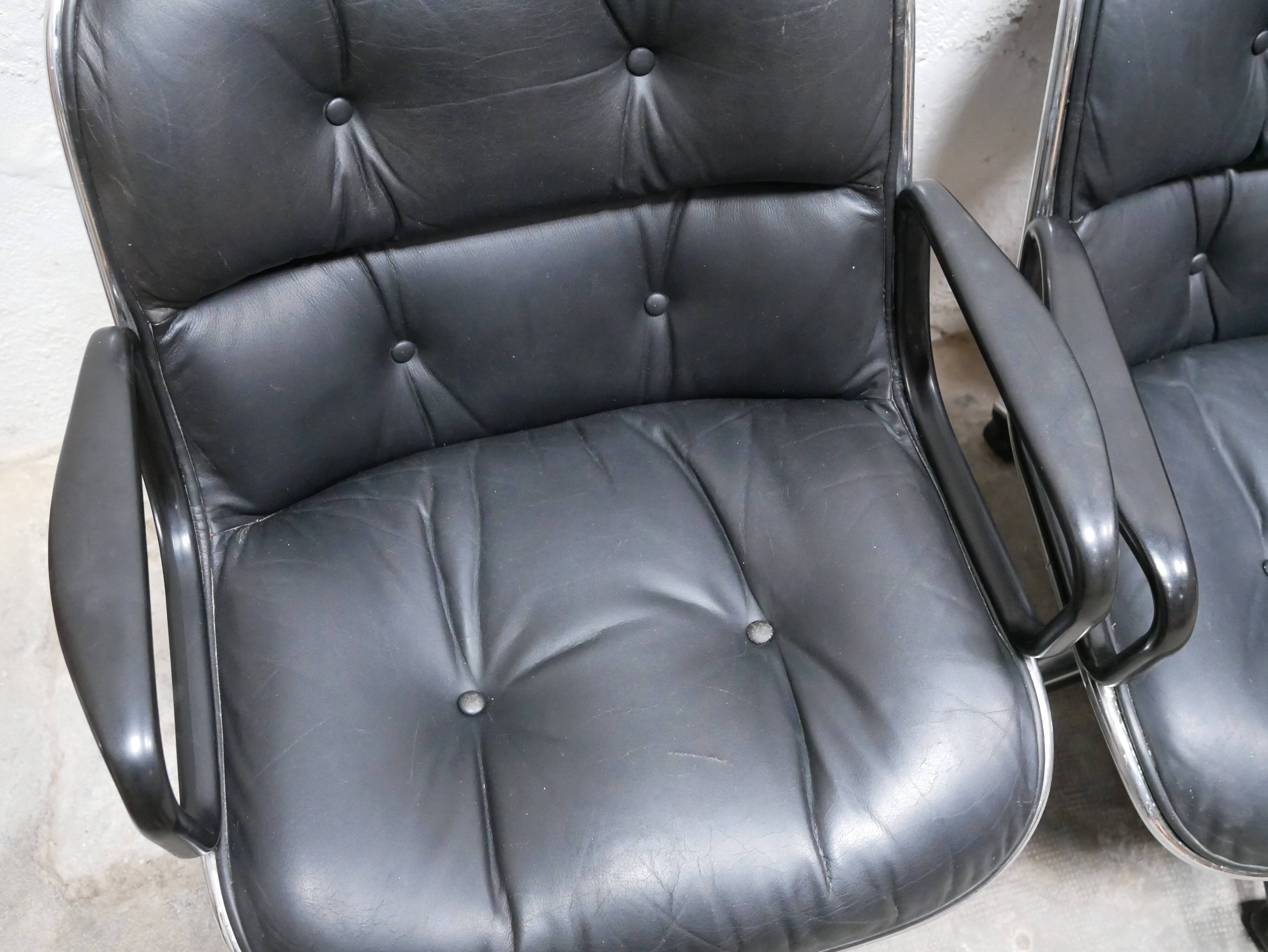 Black leather armchair by Charles Pollock for Knoll International