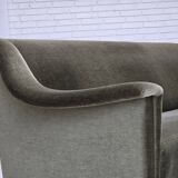 Canapé 3 places danois des années 1970, velours vert, bois de hêtre.