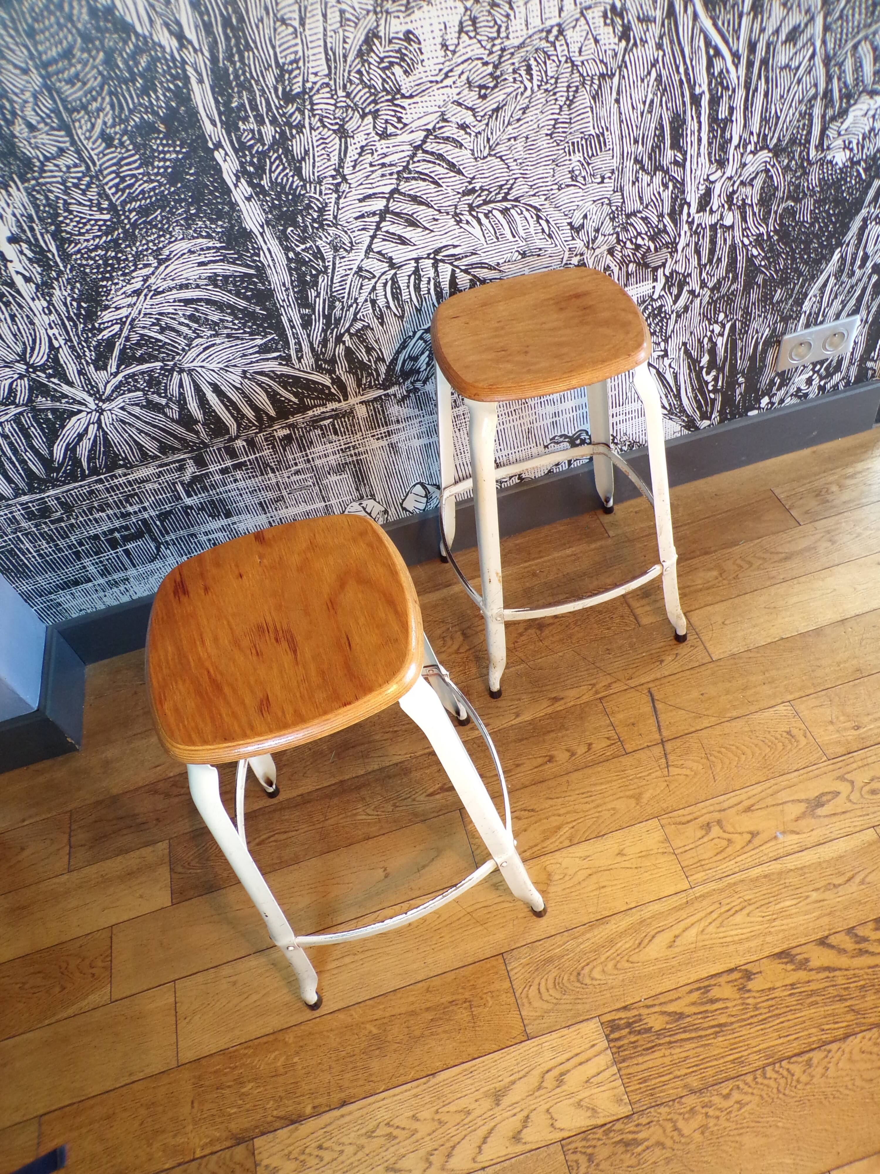 Nicolle stool duo