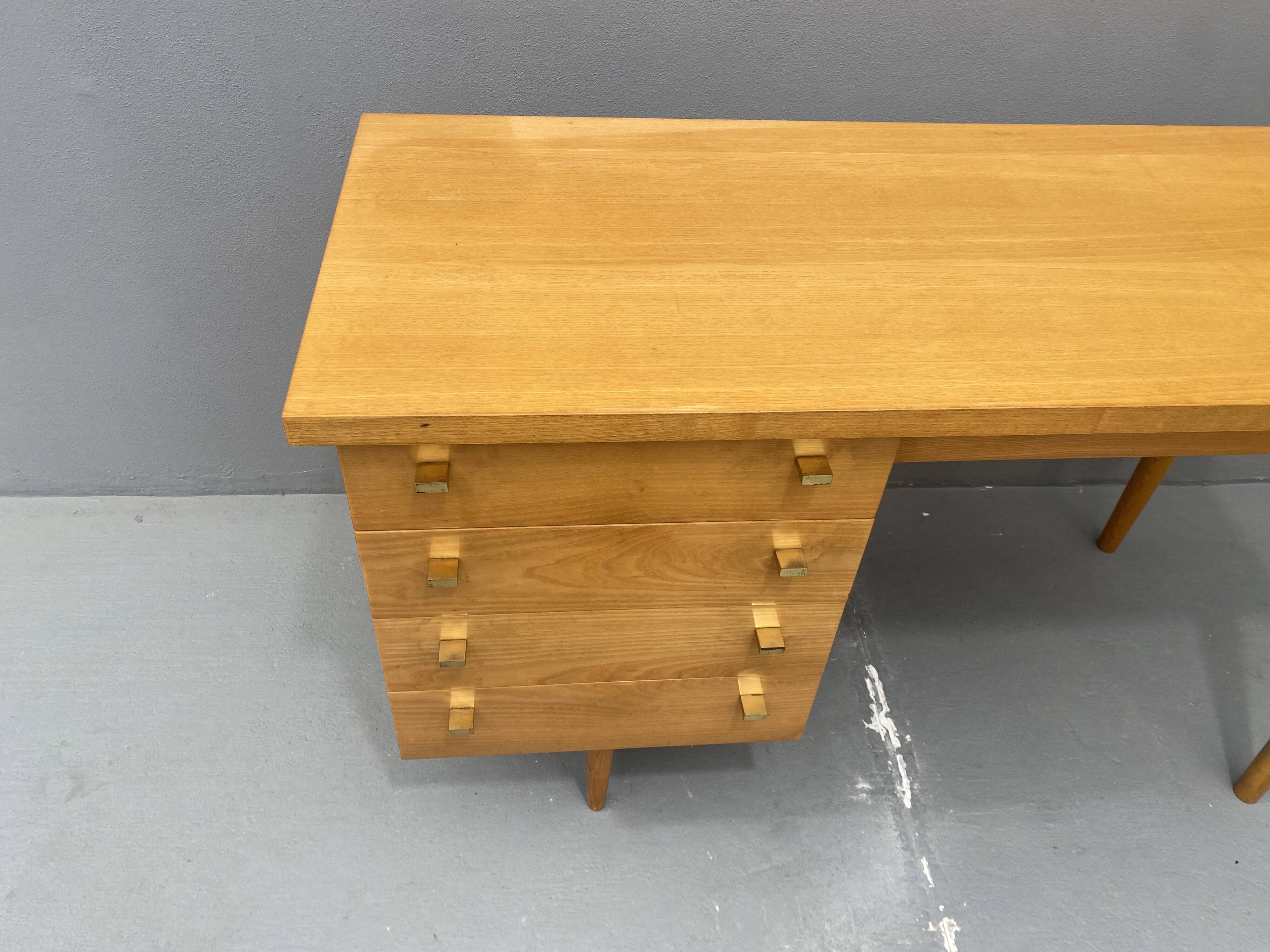 Bureau en hêtre, Tchécoslovaquie 1970