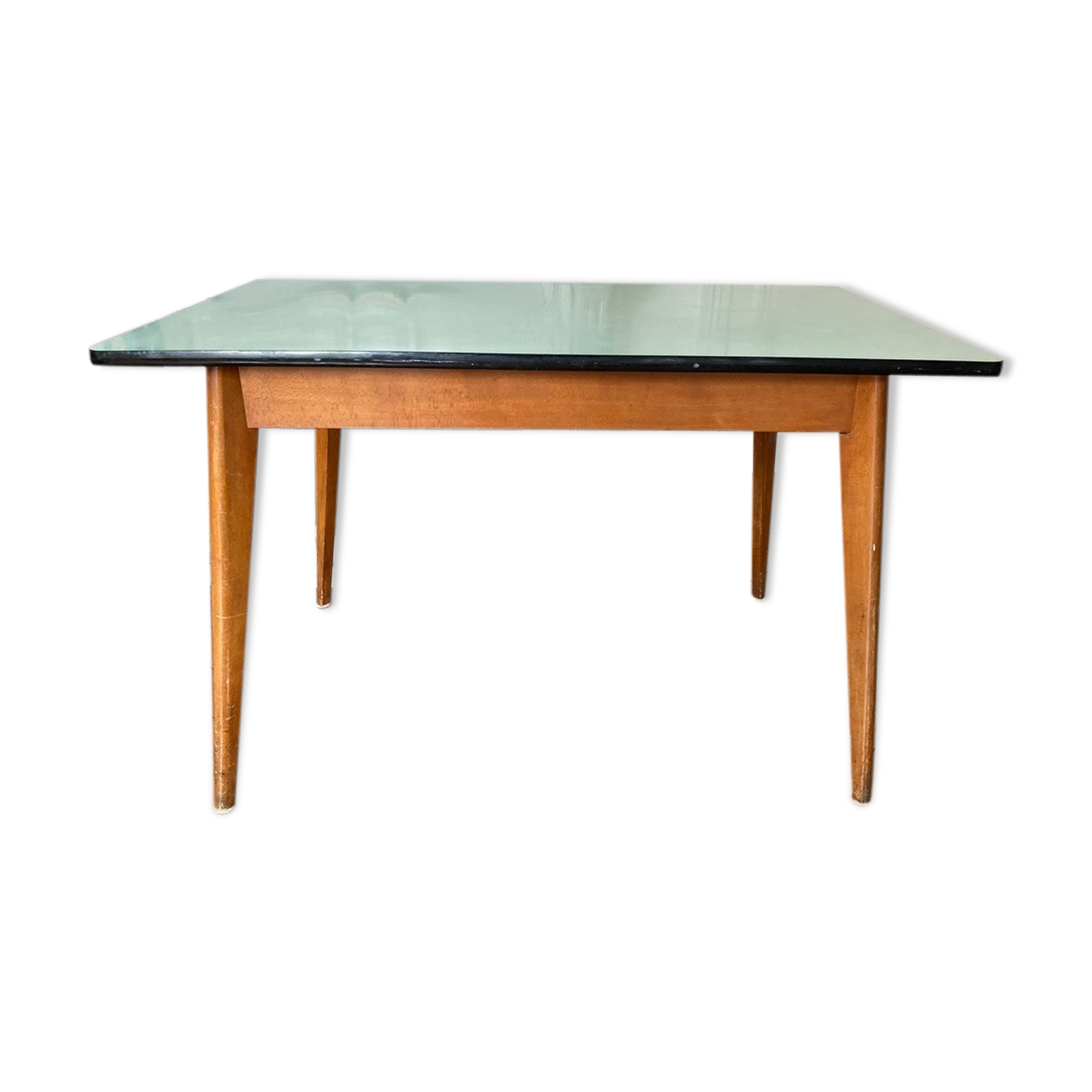 Scandinavian style table in wood & formica