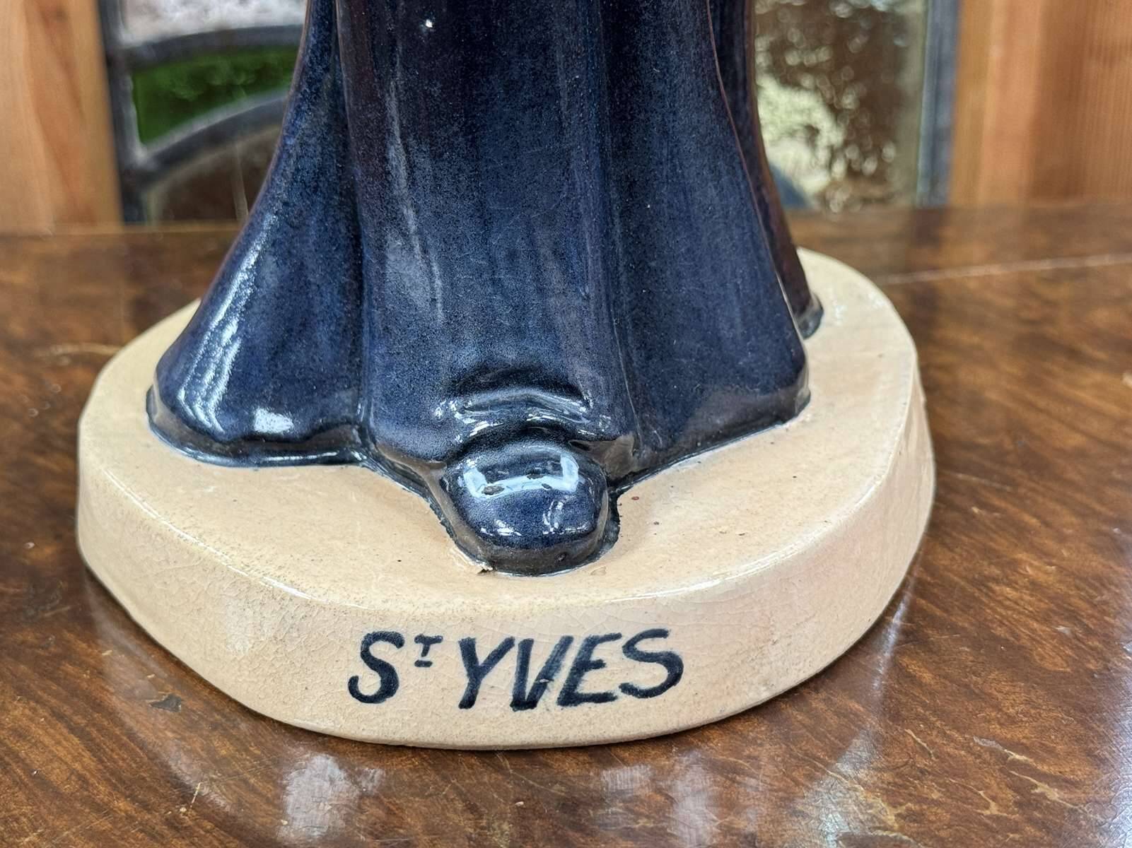 Saint Yves in Quimper faience from the 1930s by Jos Kervella.
