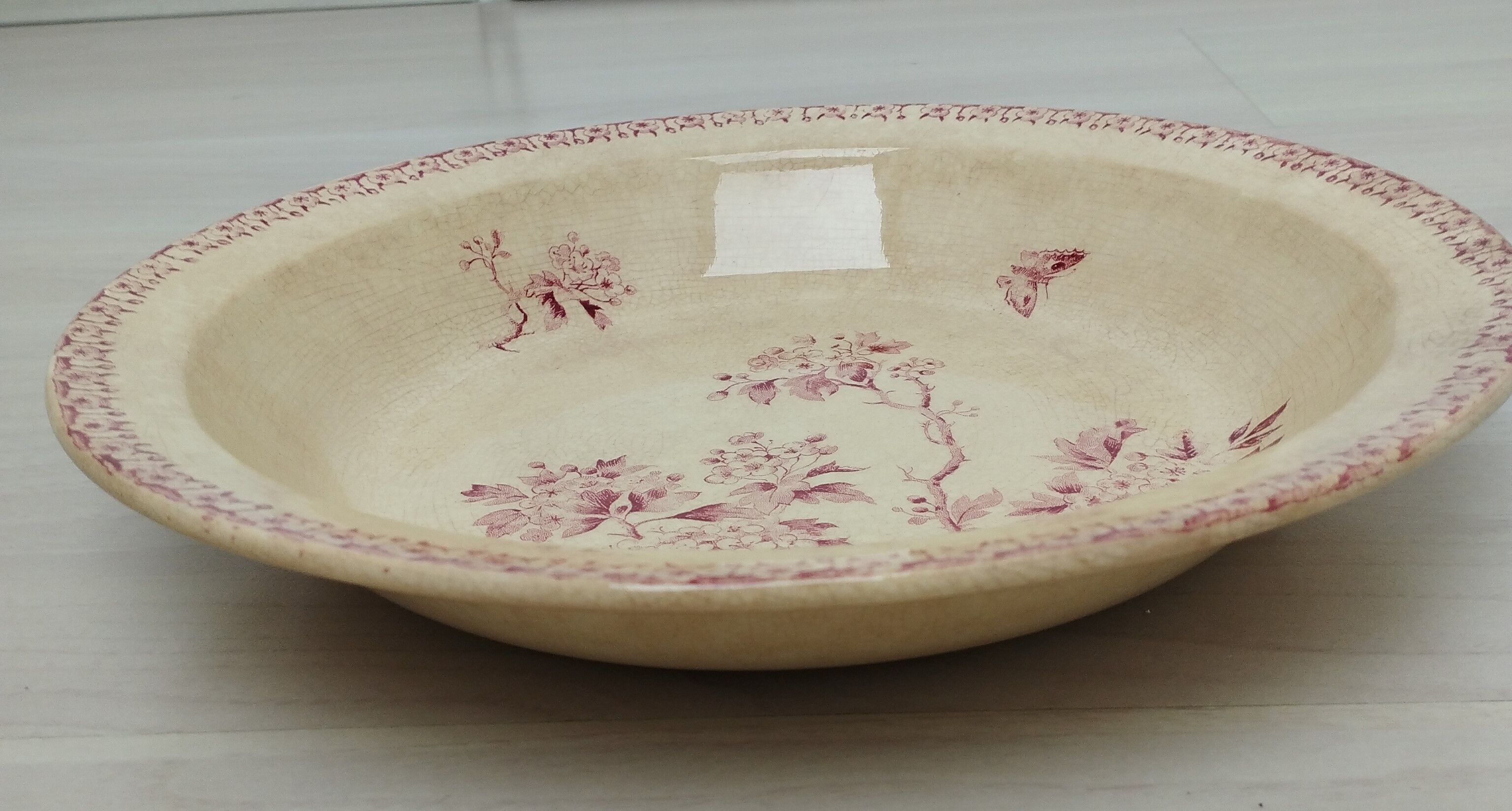 Hollow dish in Gien ironstone, Aubépine rose model