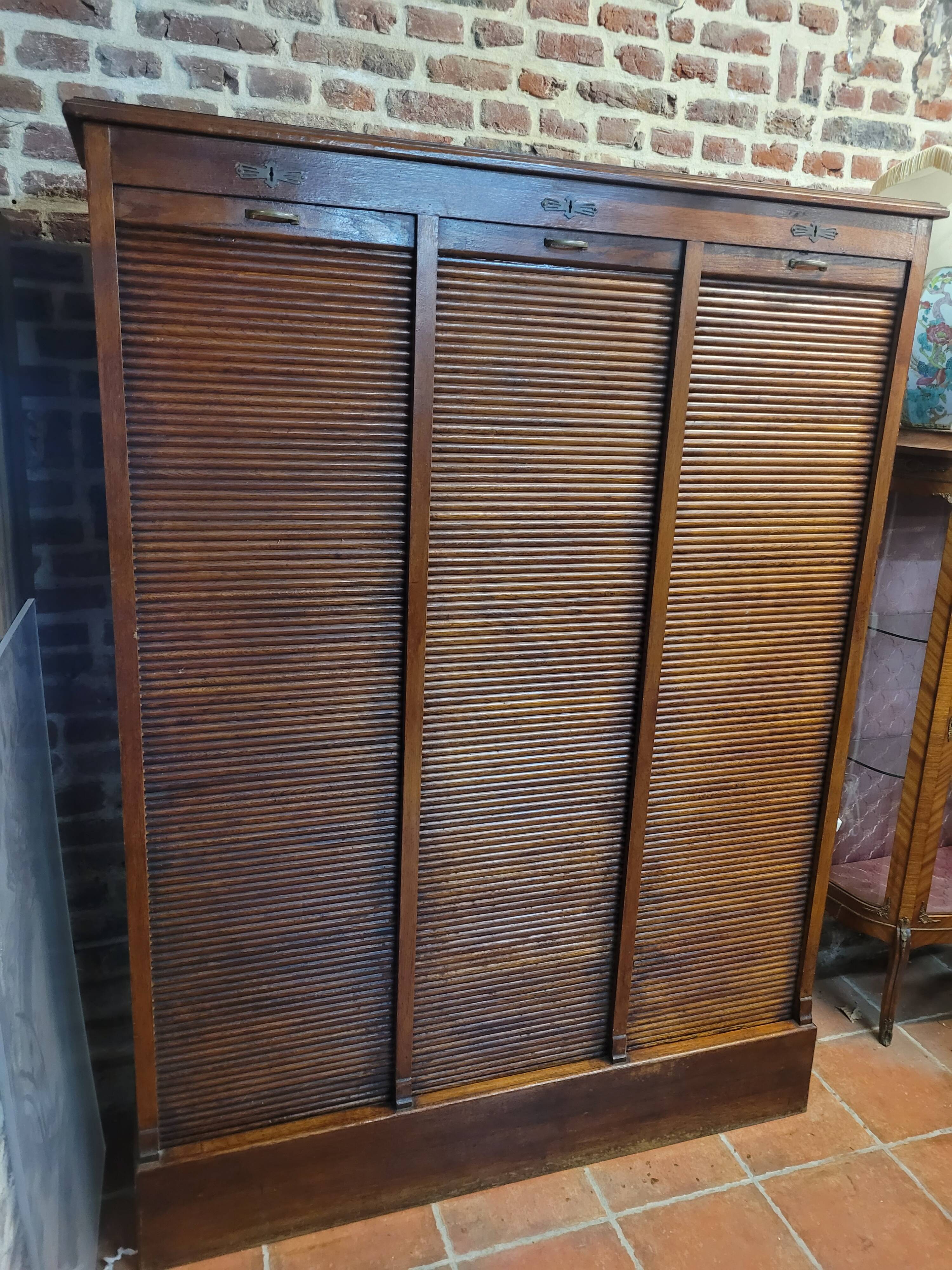 Old oak triple curtain binder