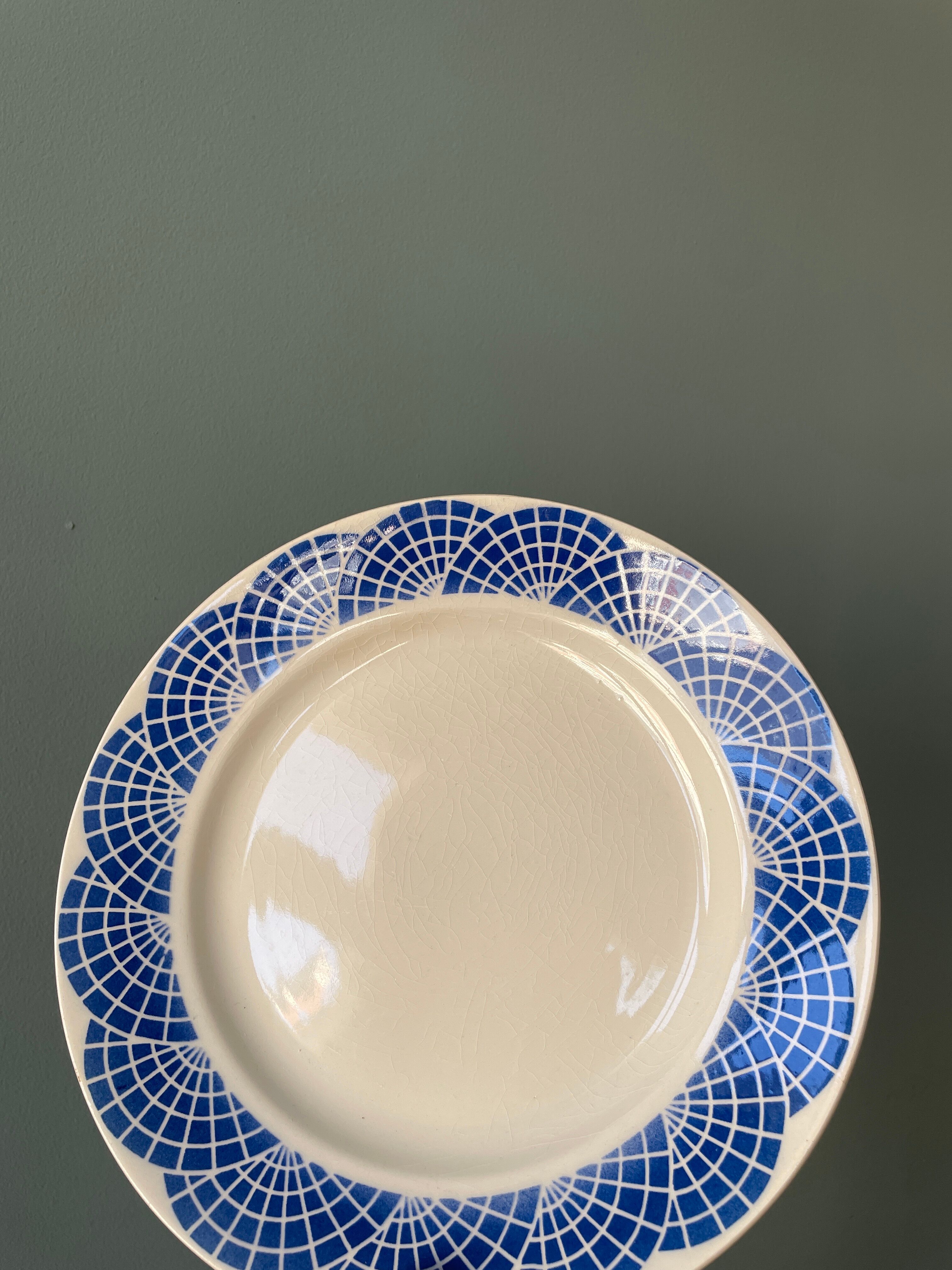 Series of 9 flat plates Saint Amand Les Eaux MDL Orcerame
