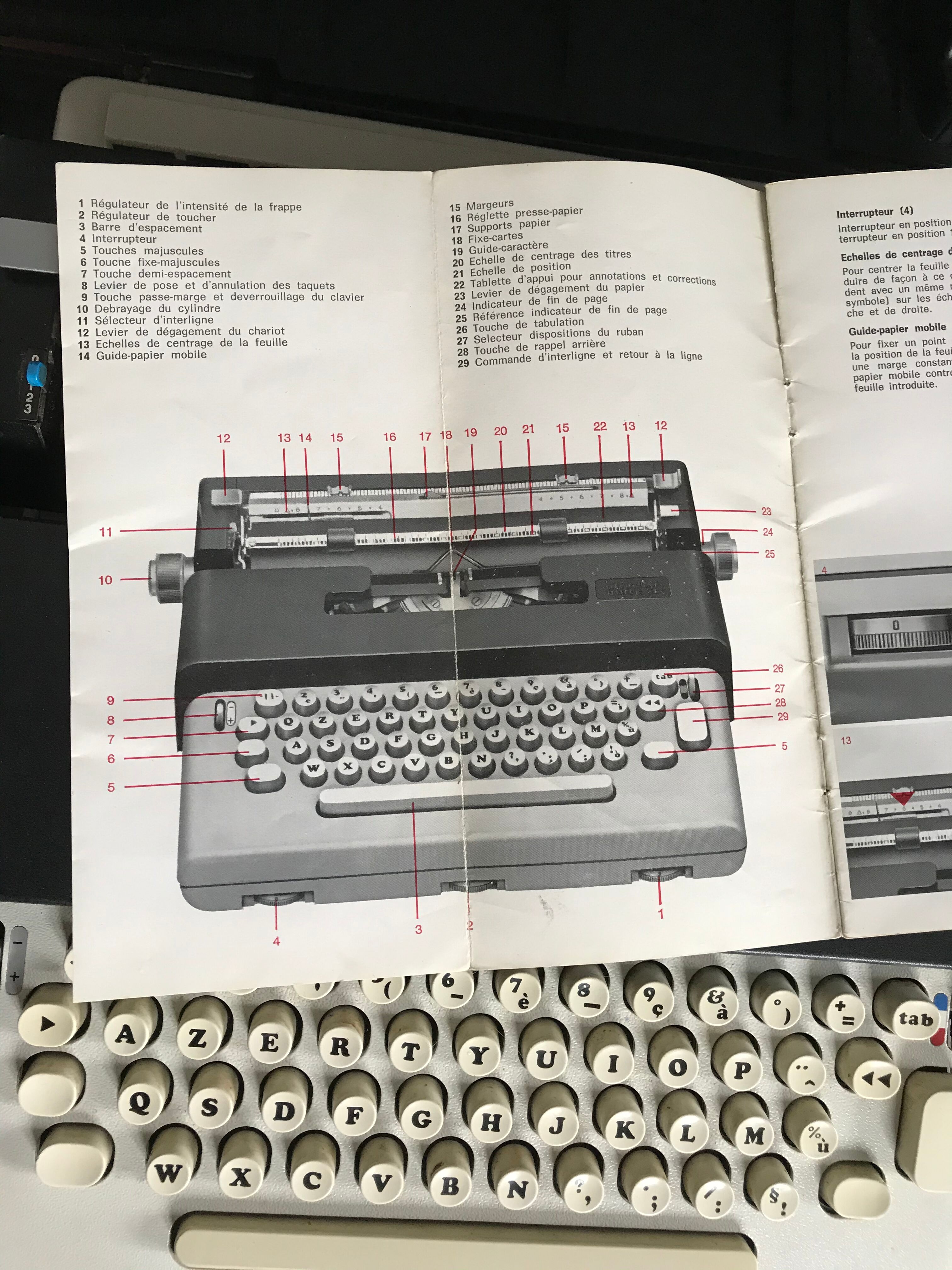 Olivetti Lettera 36 Electric Typewriter