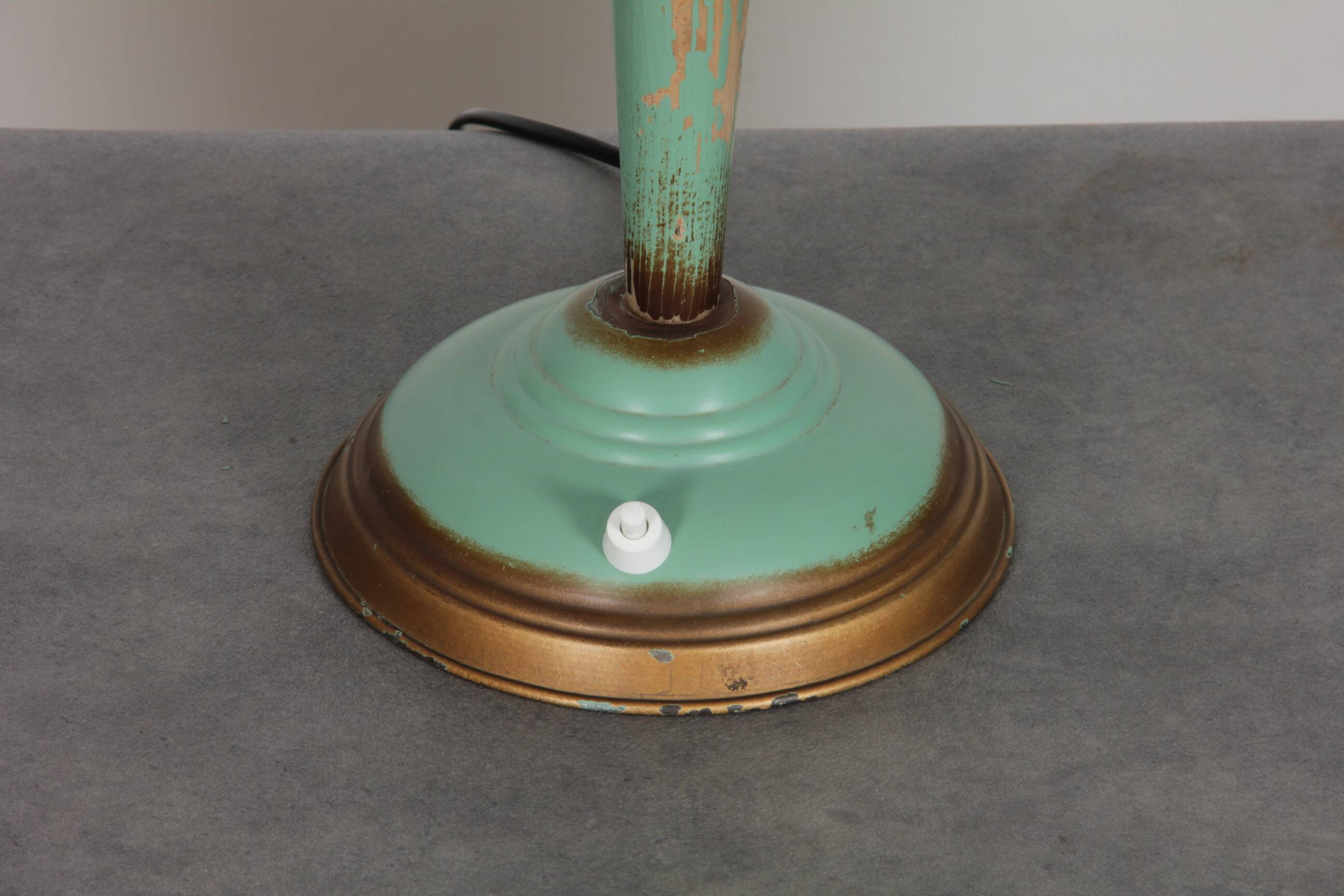 Vintage lamp in metal and wood