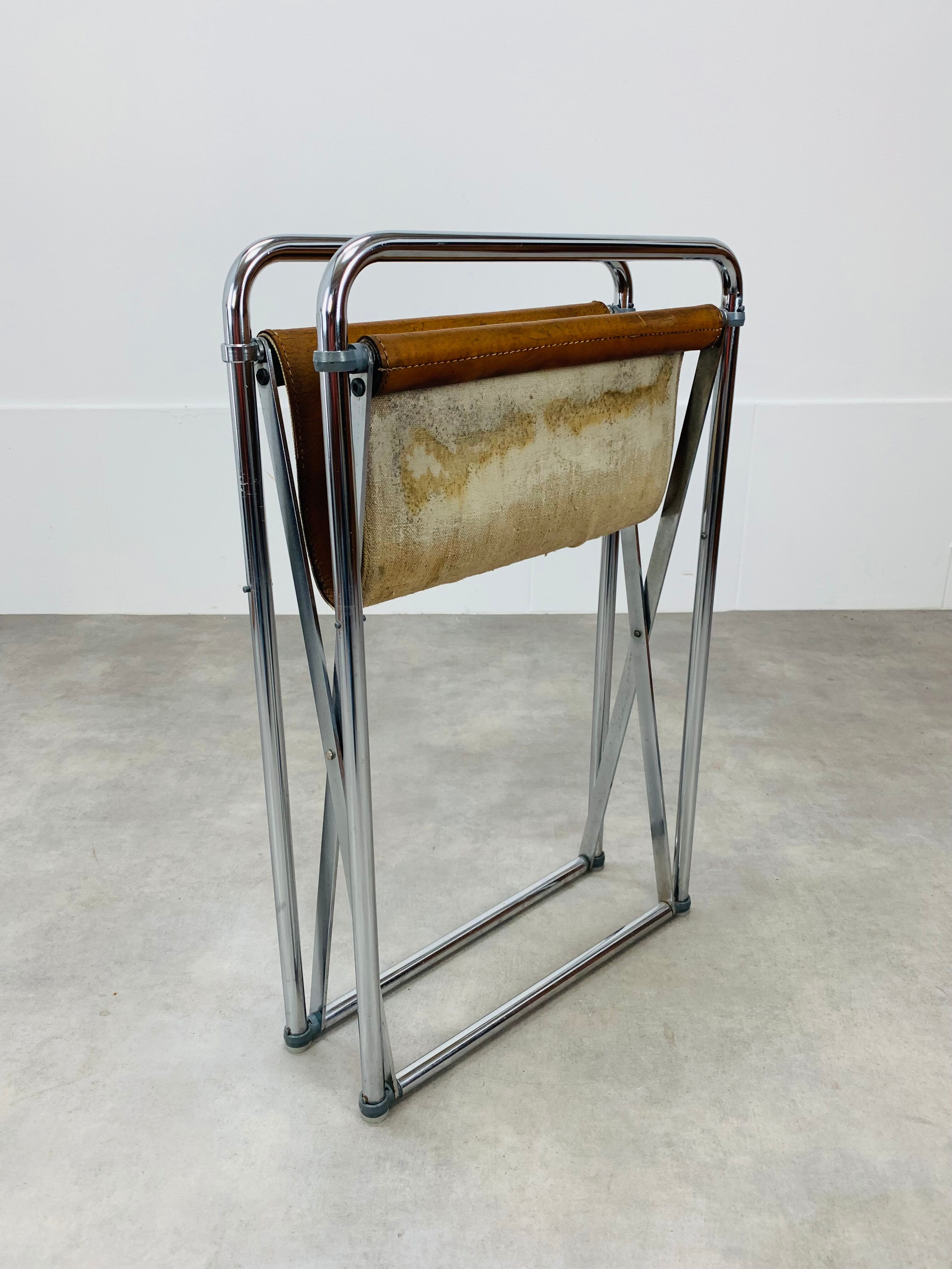 Tabouret pliant cuir et chrome style Bauhaus
