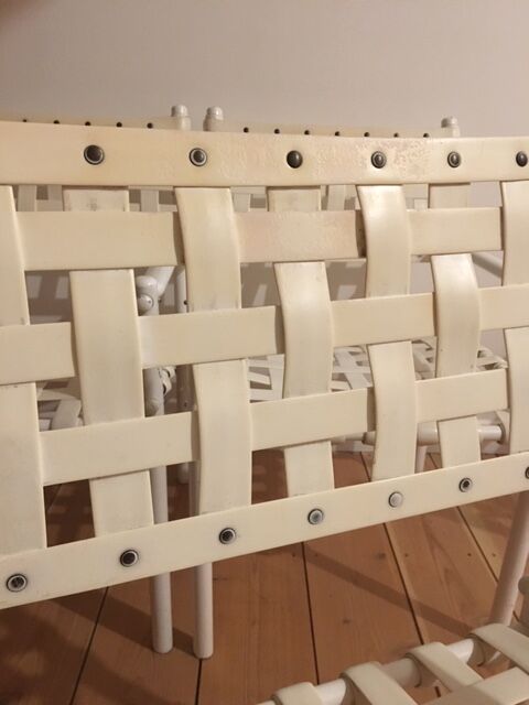 Lot of 4 white Italian-designed chairs by GABER