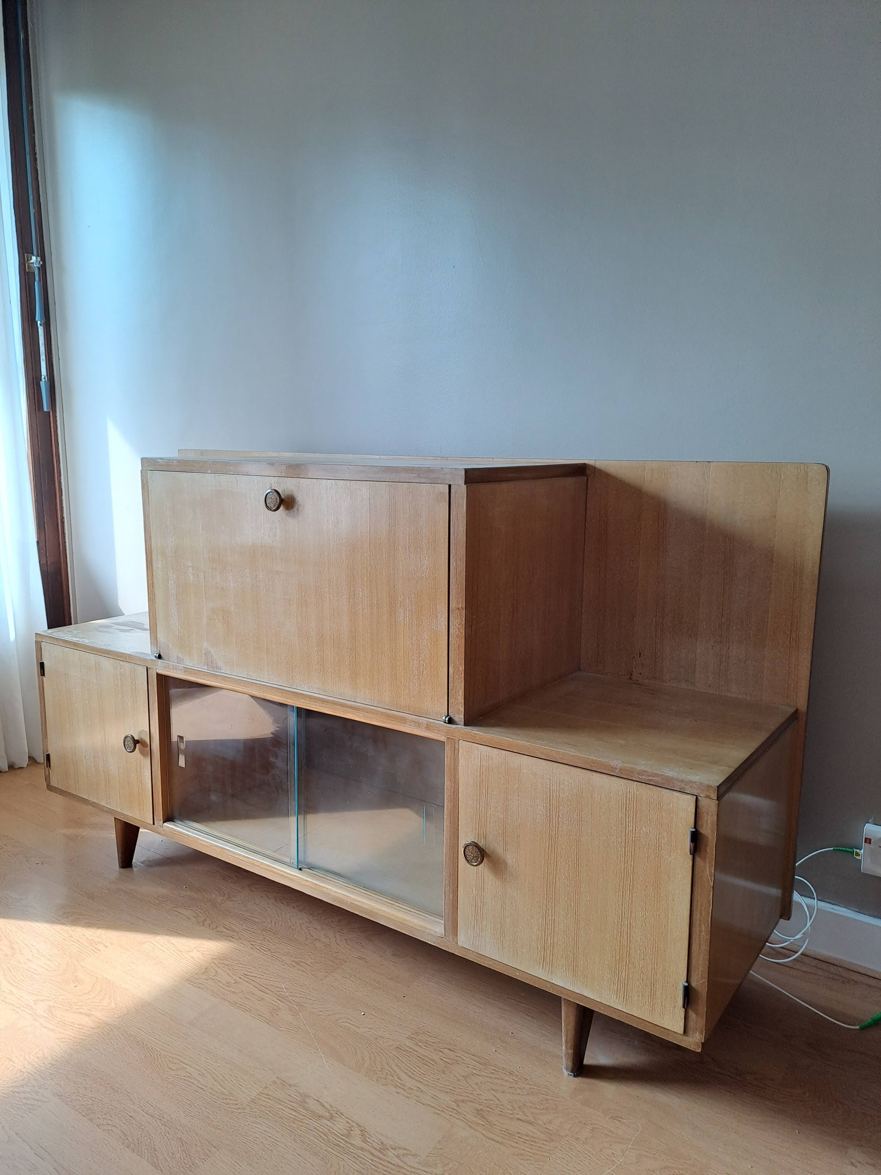 Bar/TV cabinet