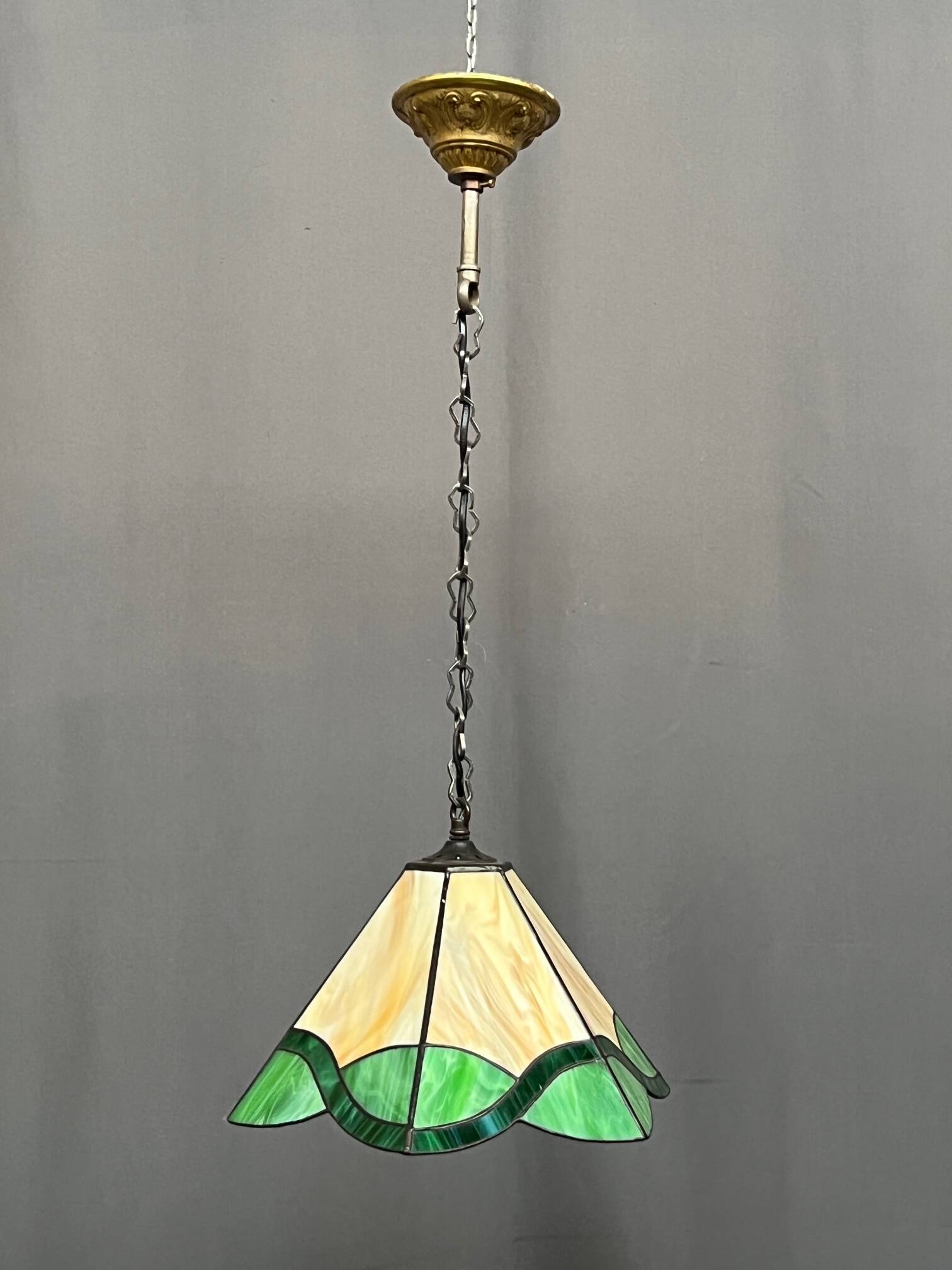 Lustre de style Tiffany. Vitrail.