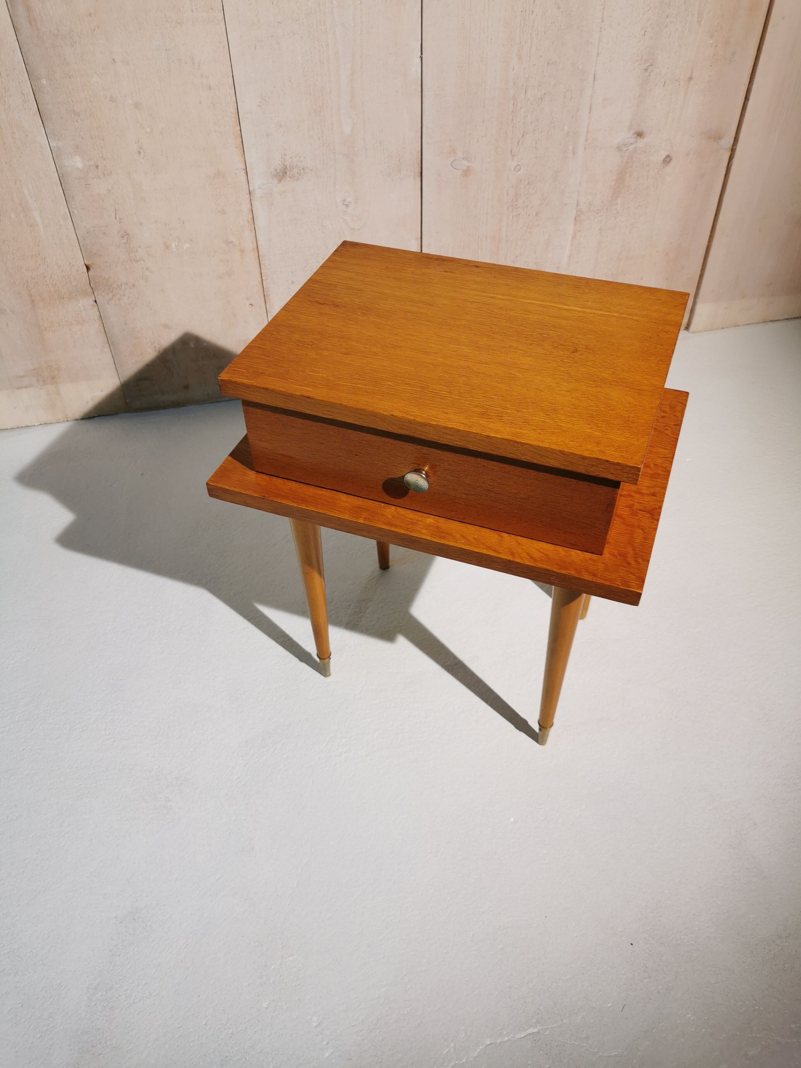 Bedside feet compass