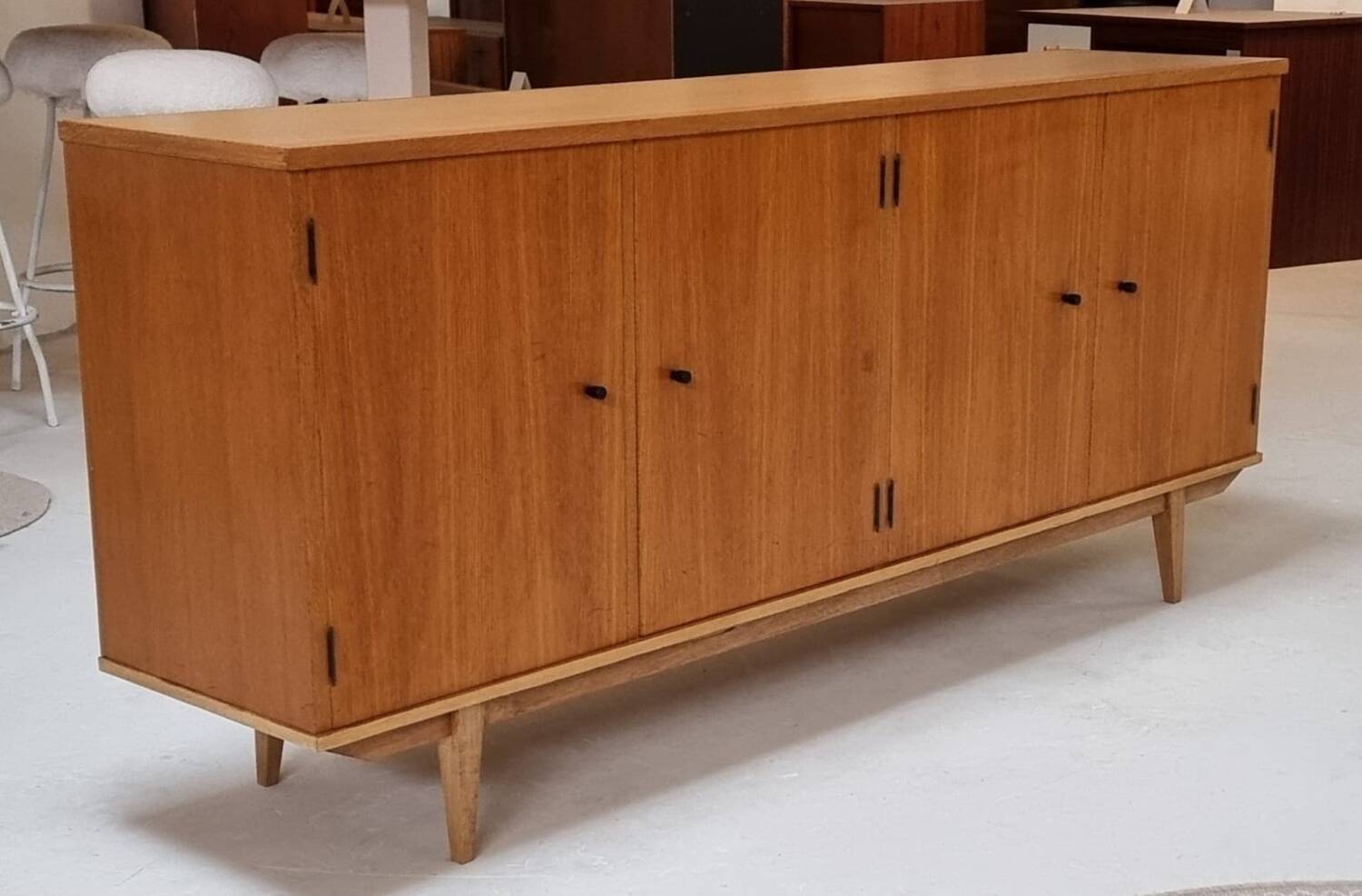 Buffet du milieu du siècle