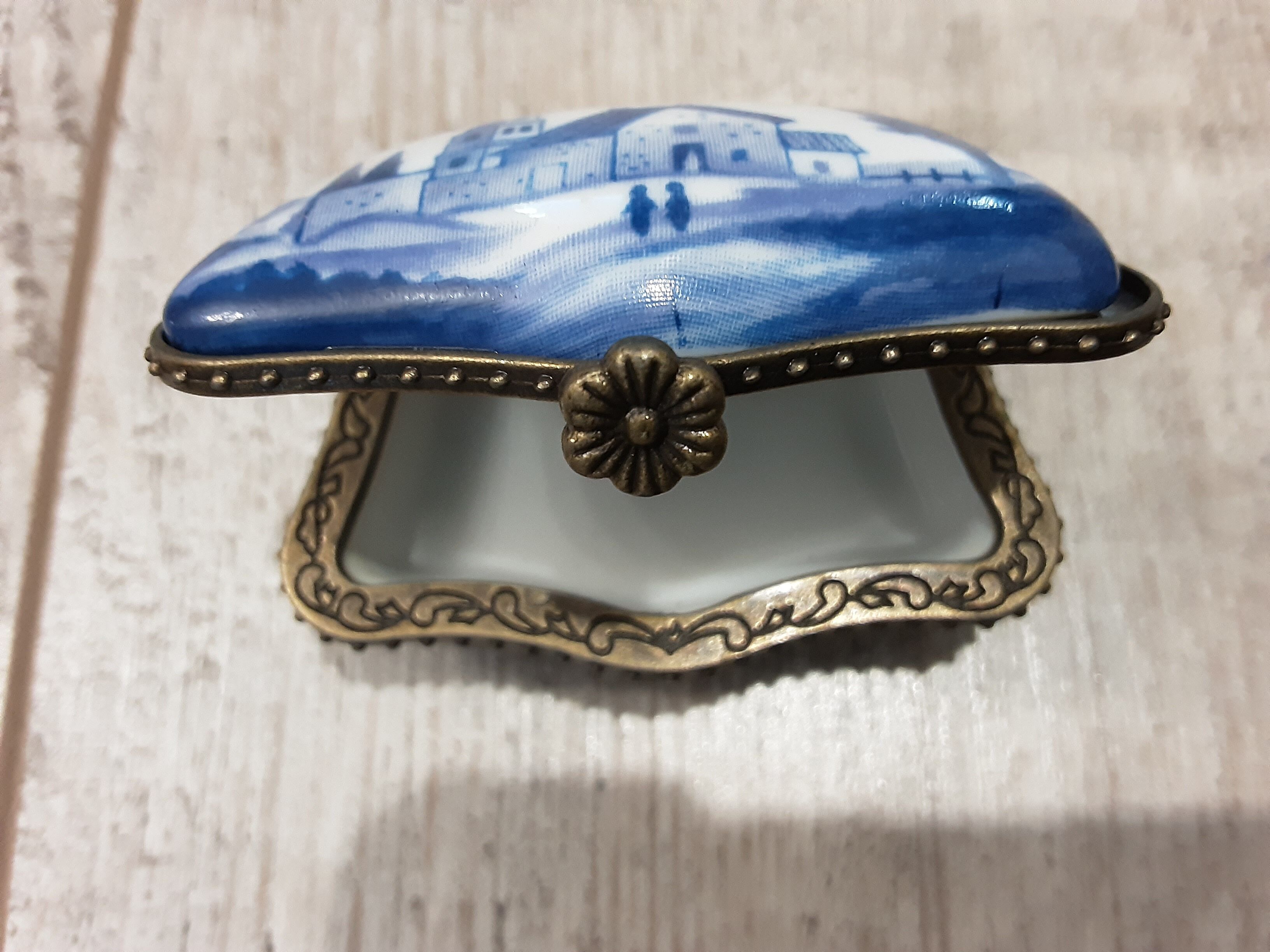 Lots of 3 old pill dispensers