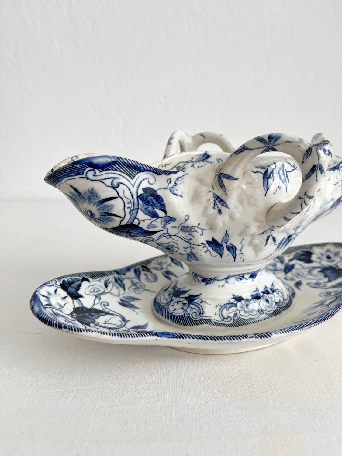 Old gravy boat in iron clay “Flora” Creil et Montereau
