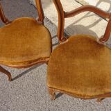 2 old chairs in walnut and velvet