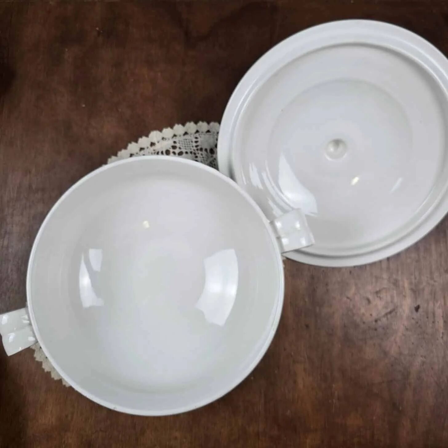 Soup tureen and dish set from Sarreguemines and Digoin, Sousse model, Scottish decoration.