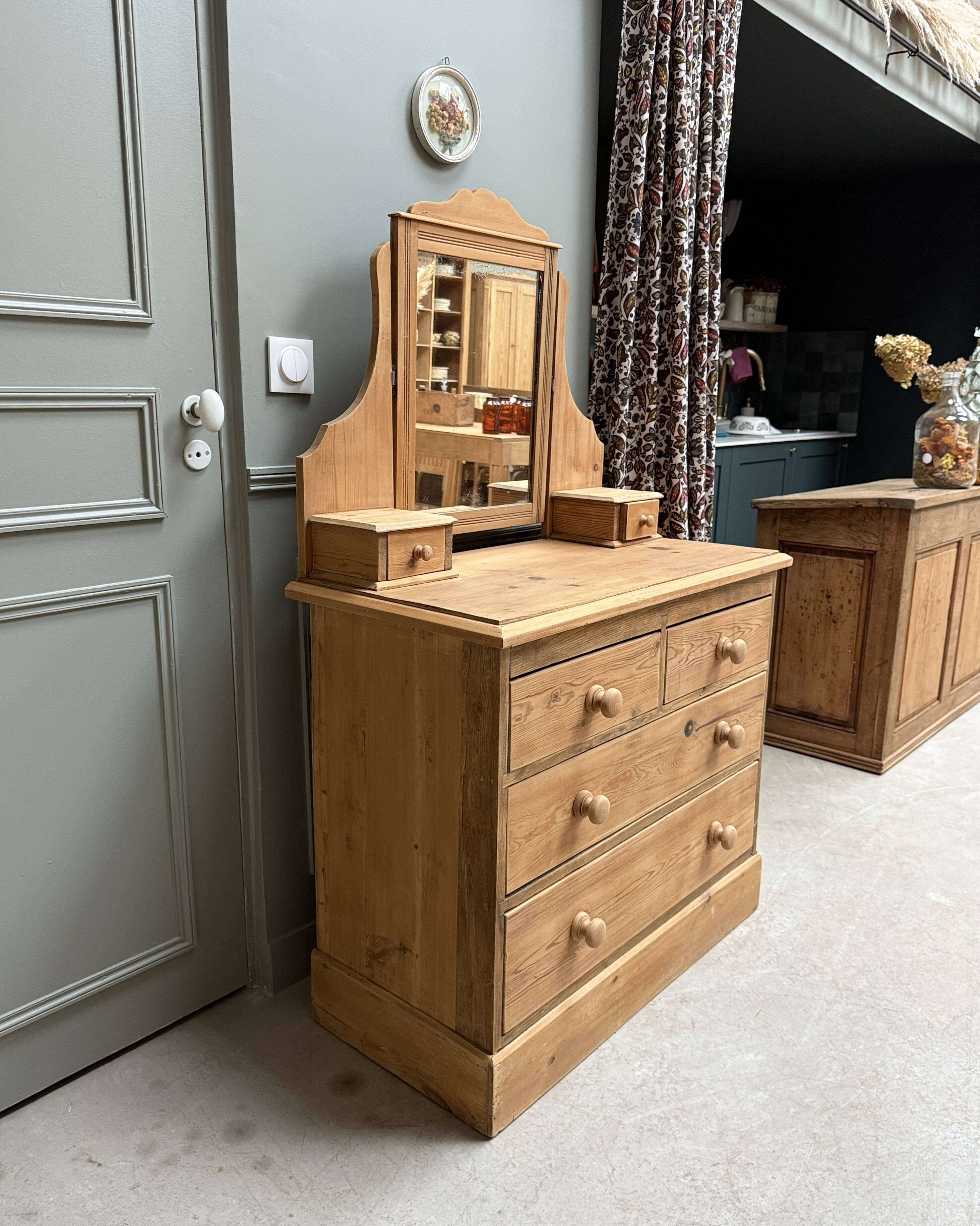 English dresser (renovated)