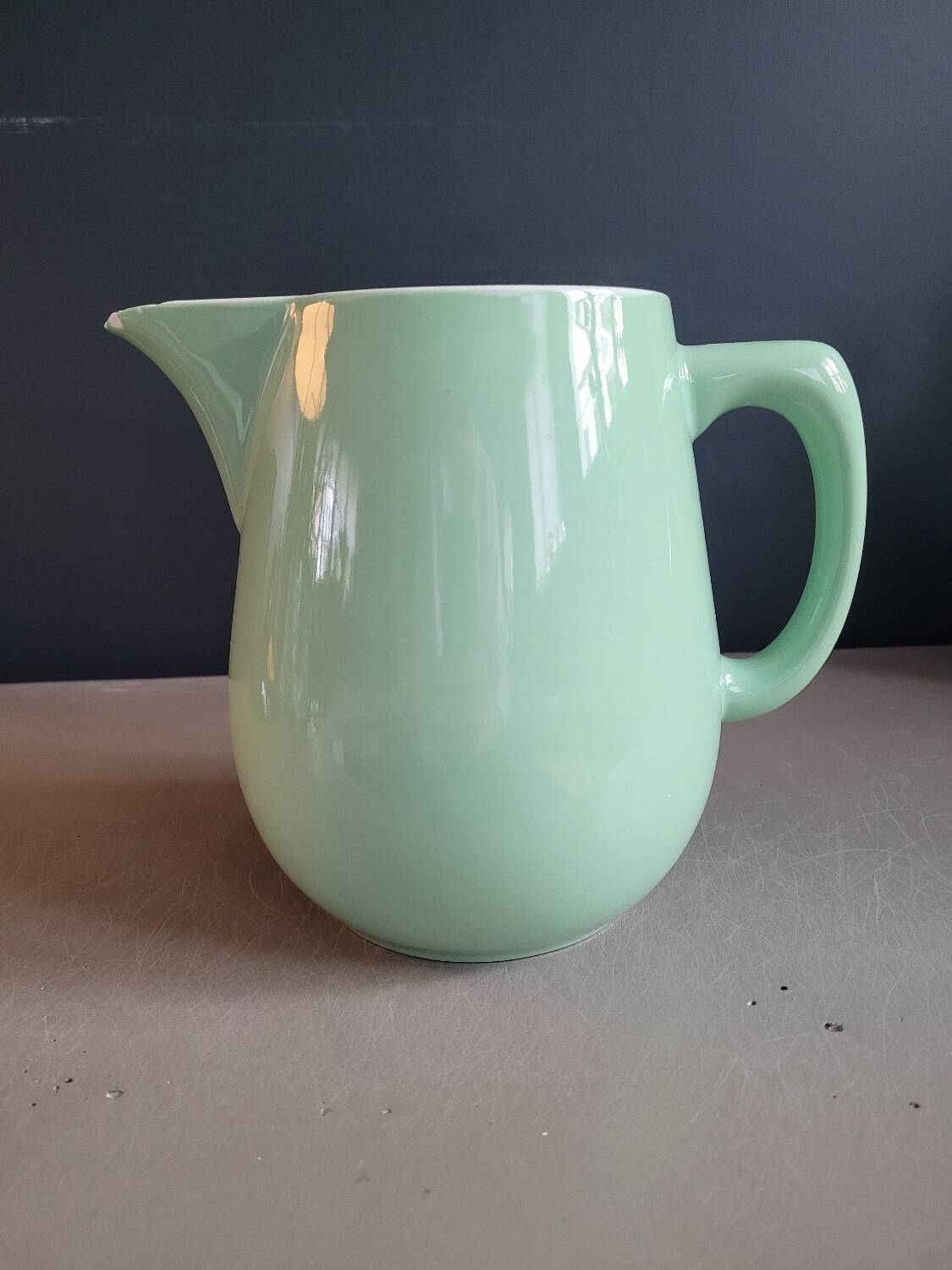 Pichet à eau en porcelaine