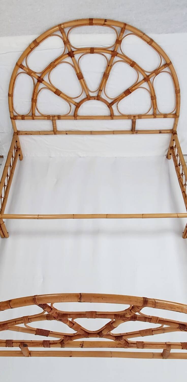 Vintage rattan bed for 2 people 140/190