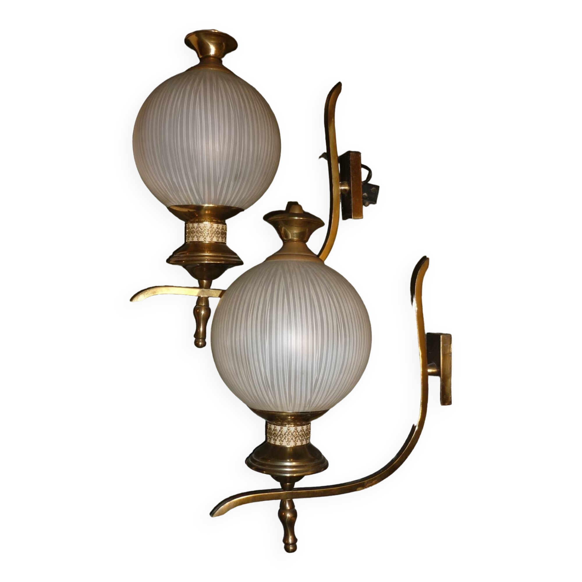 Pair of wall lights in gilded brass and glass balls
