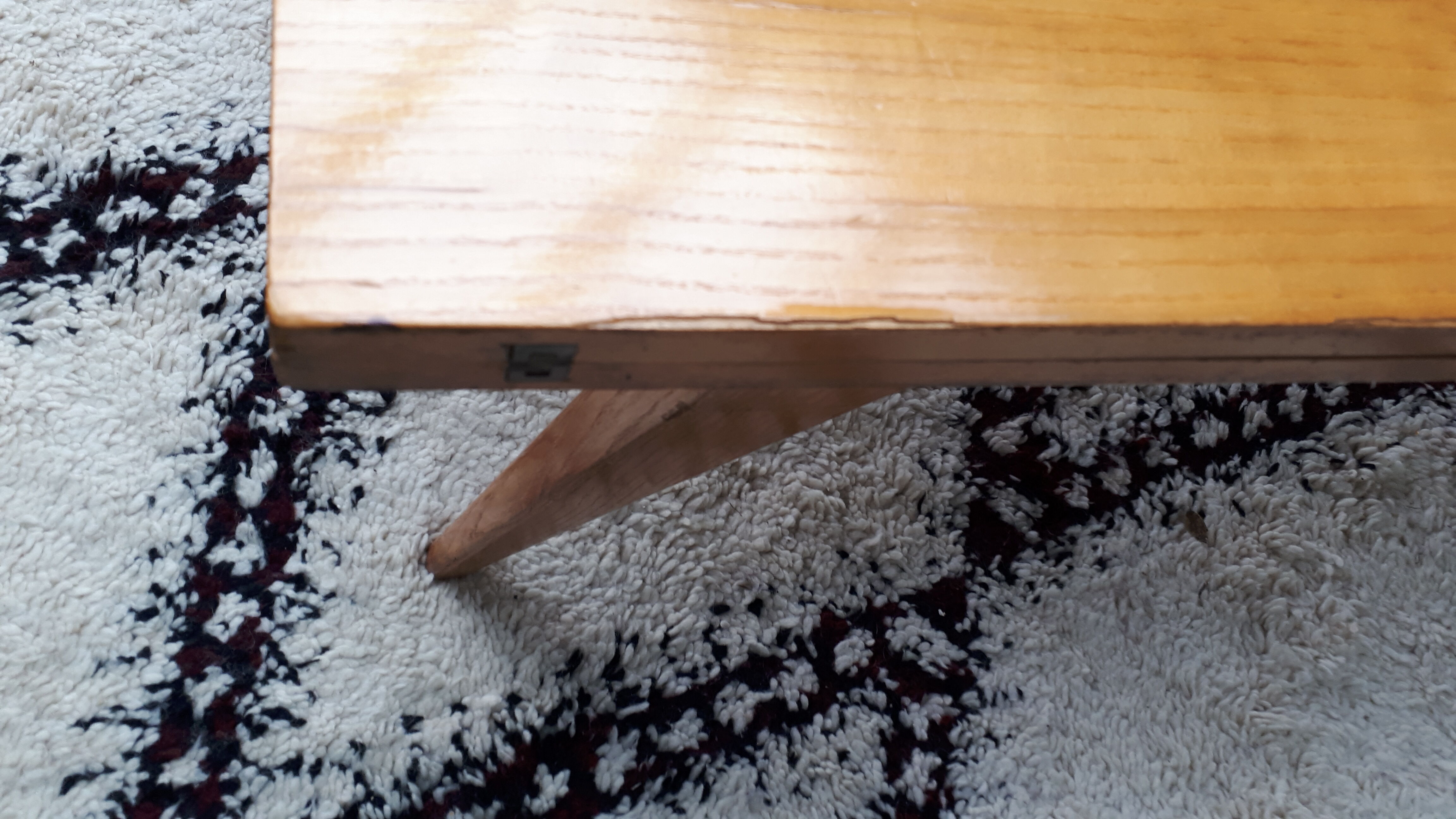 Modular table model junior revelation by Albert Ducrot