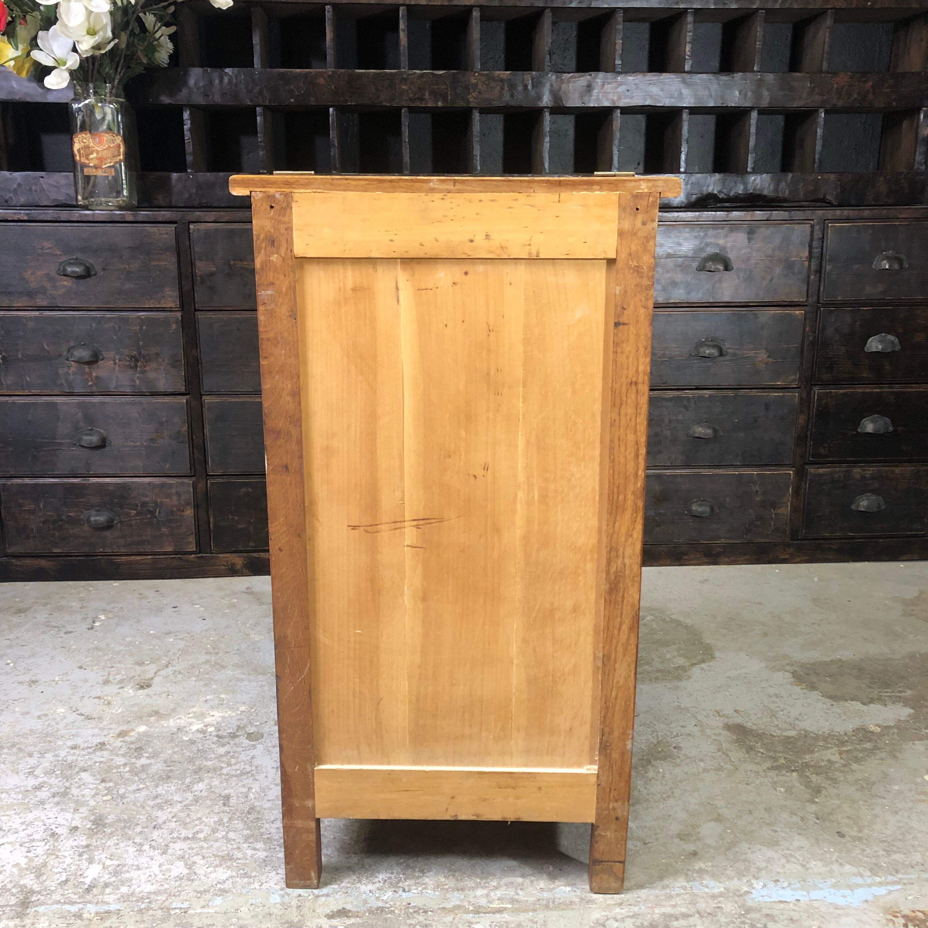 Small jam cabinet Mado, 50s/60s