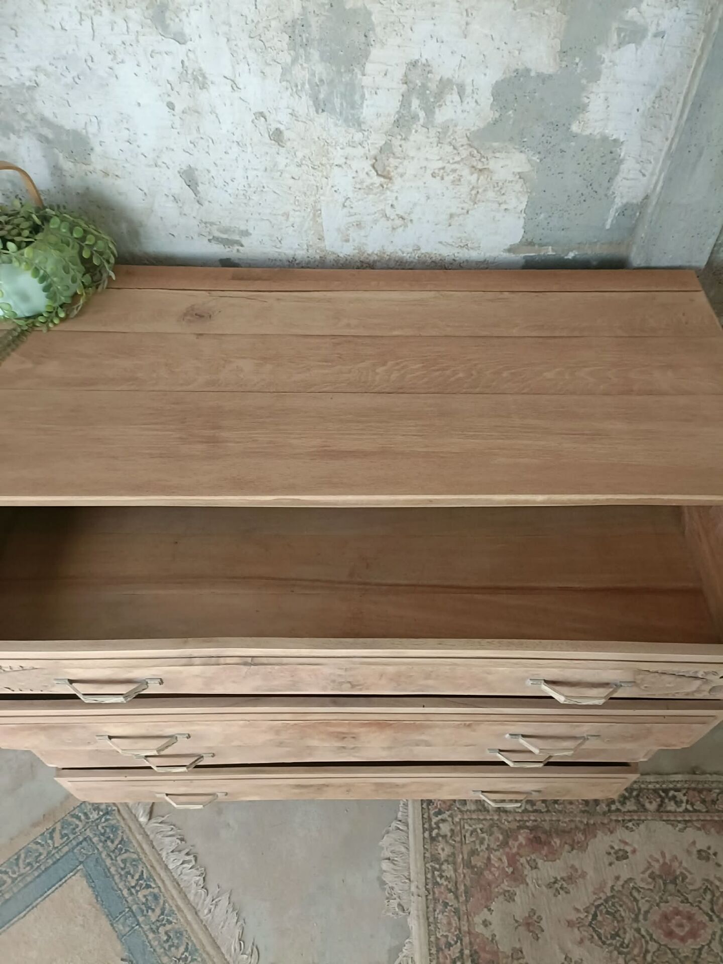 Art Deco chest of drawers