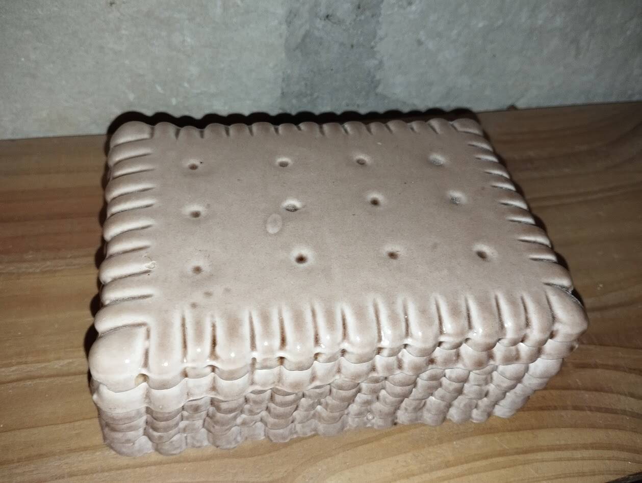 Vintage imitation Petit Beurre biscuit tin