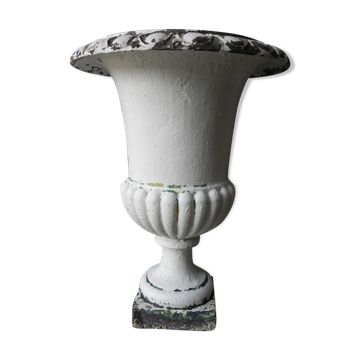 Vase en fonte modèle Medicis