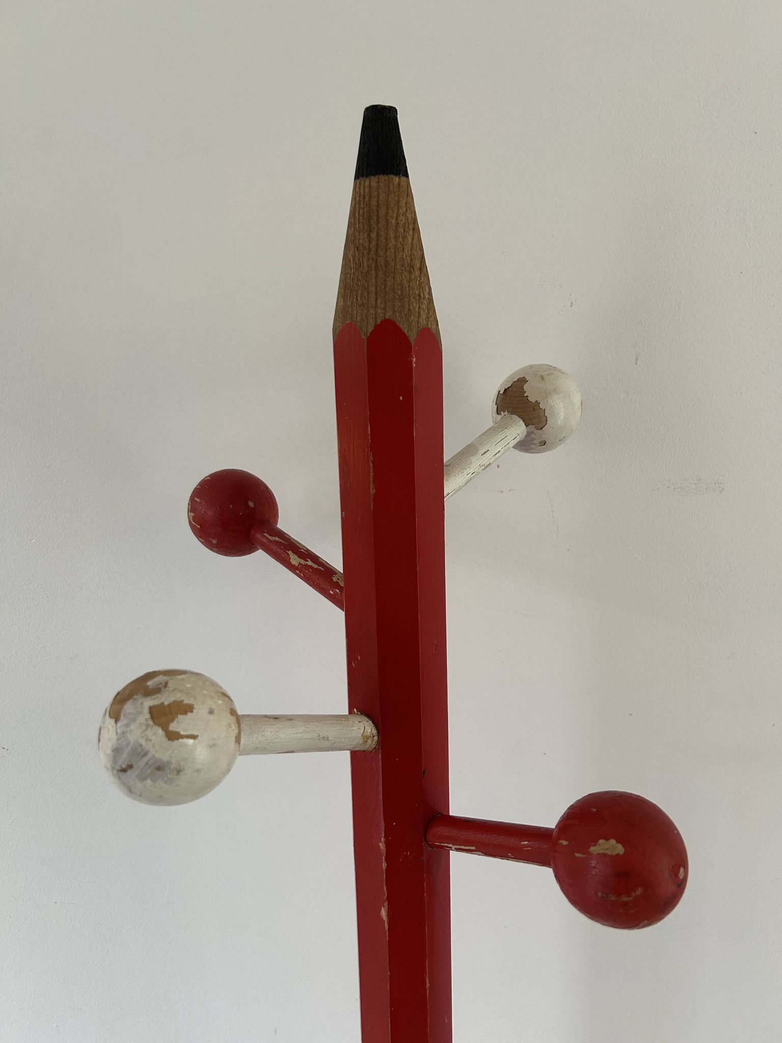 Children's coat rack in the shape of a pencil - POP ART!