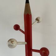 Children's coat rack in the shape of a pencil - POP ART!