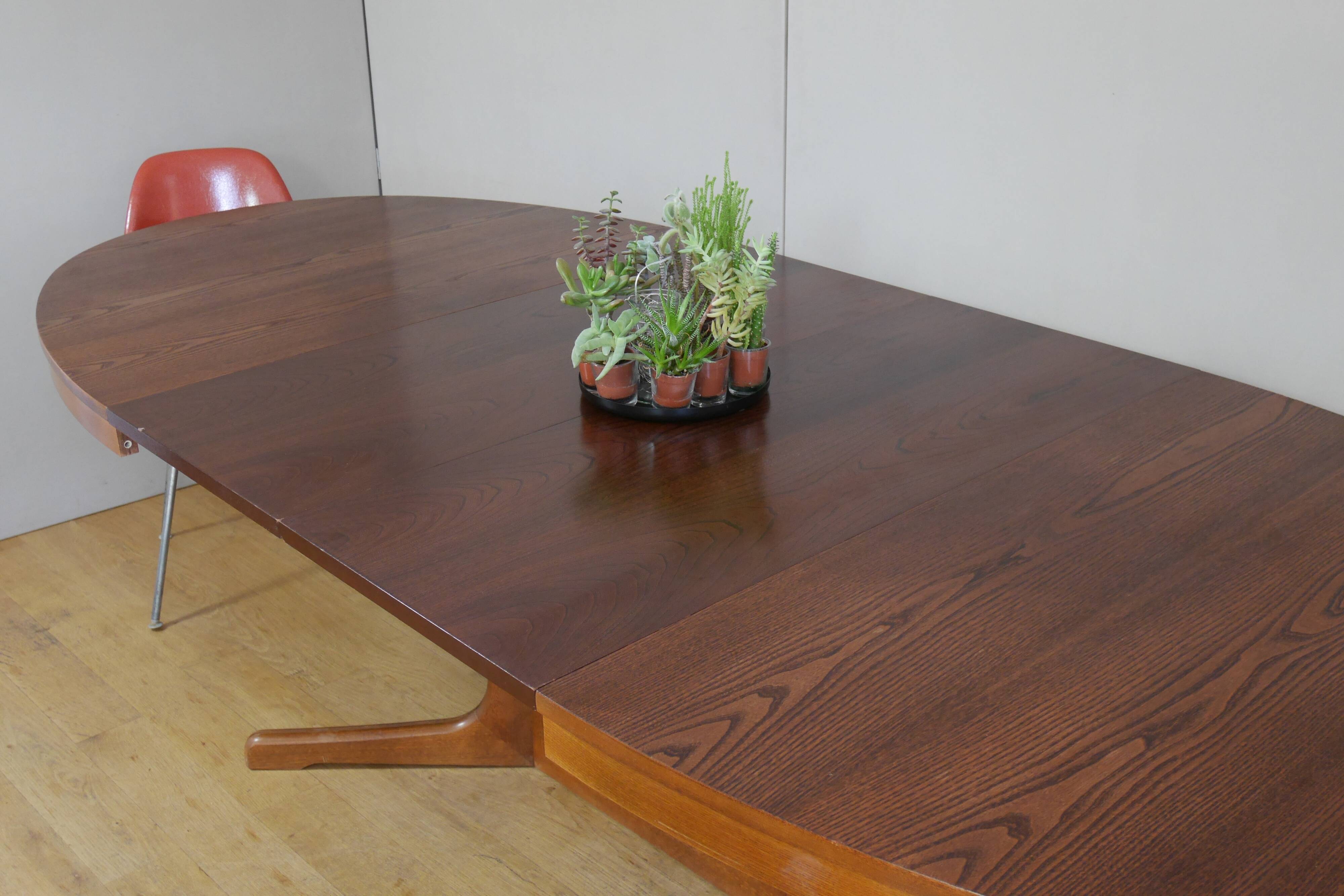 Extendable oval table baumann in elm central foot