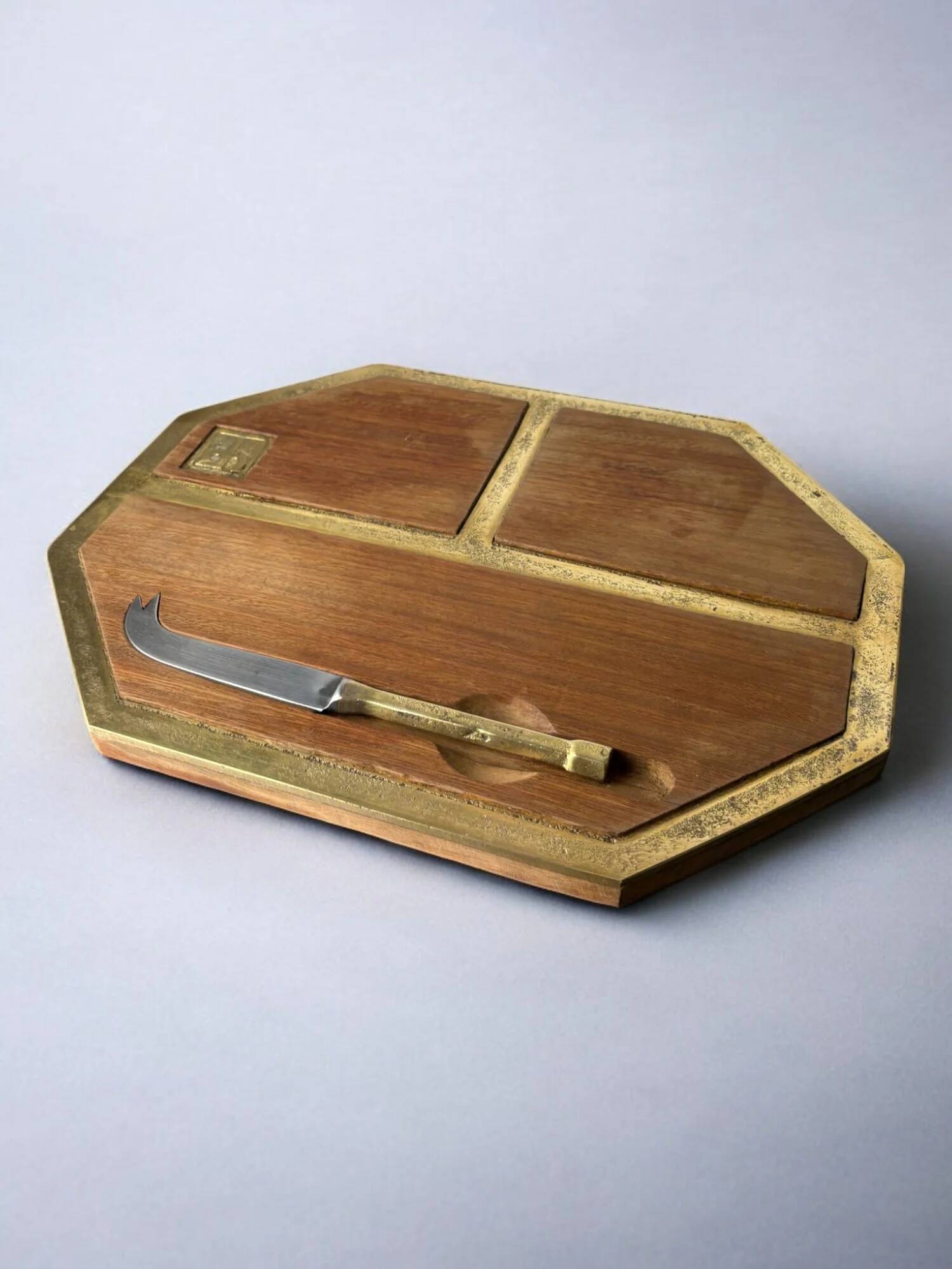 Brutalist cheese tray by David Marshall, wood & bronze, Spain, 1970s