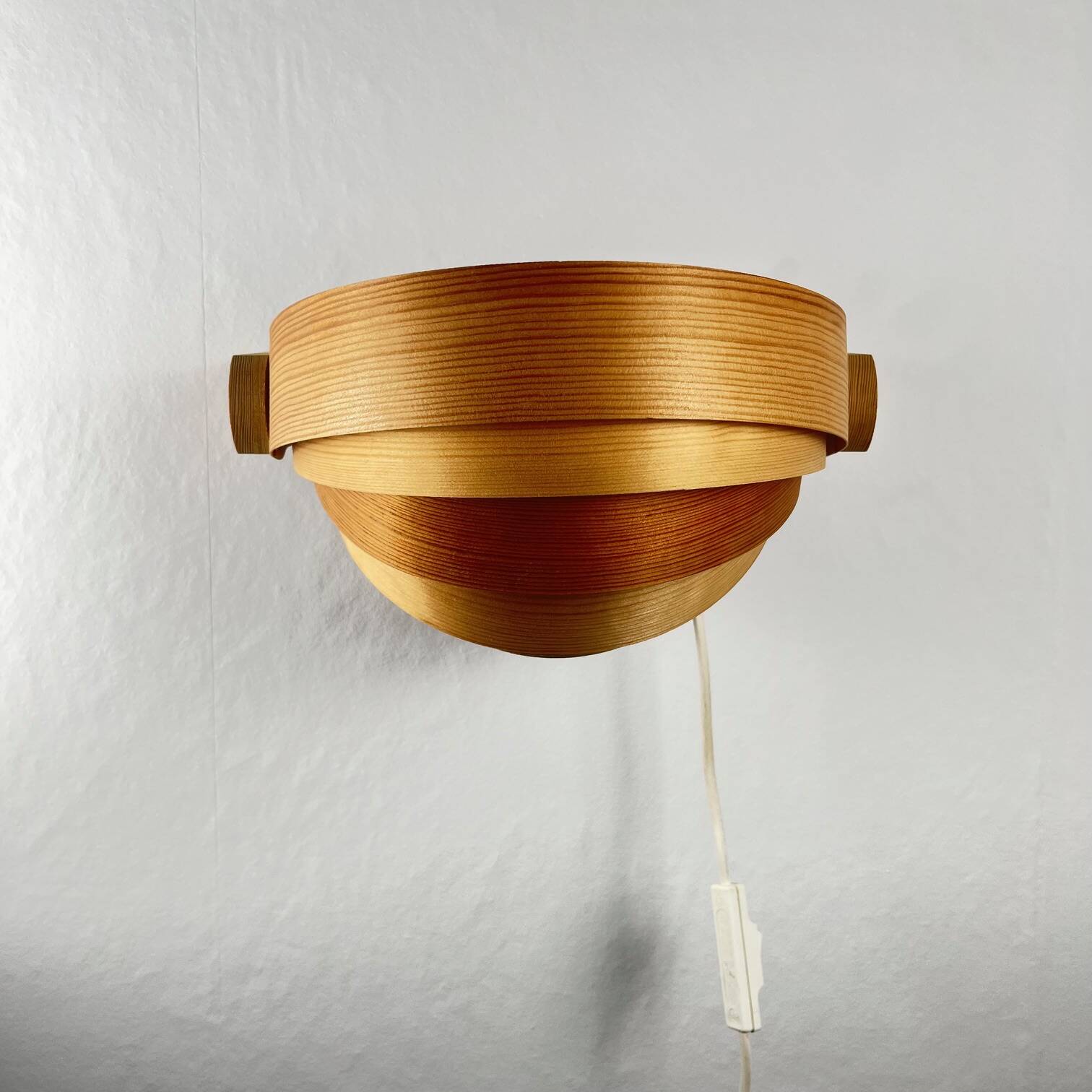 Translandia wall lamp in pine, Denmark, 1960-70
