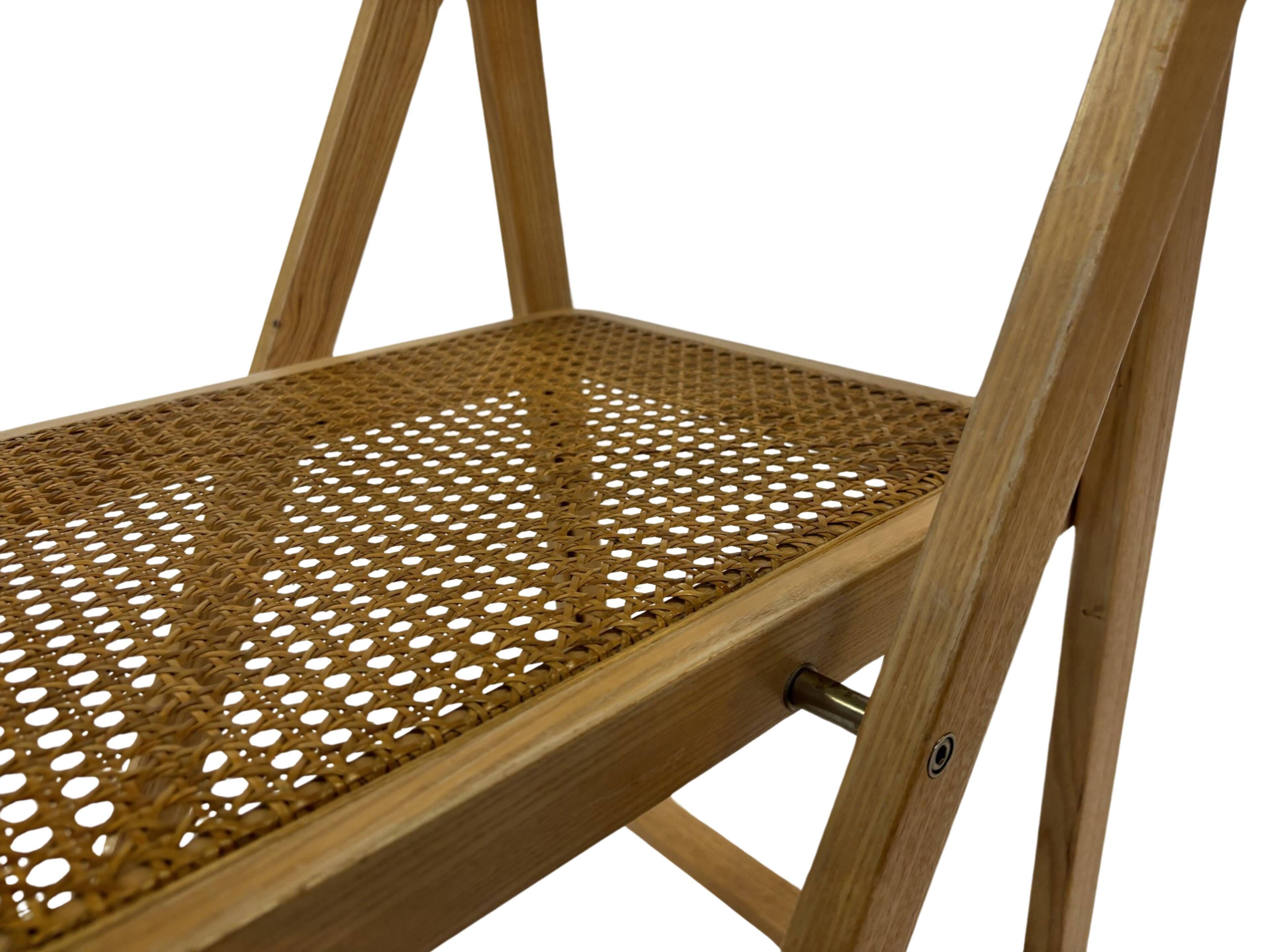Ensemble vintage de 4 chaises pliantes, design en sangle et bois, années 1970