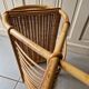 Porte revue en rotin vintage