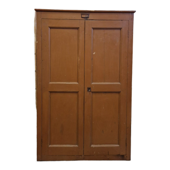 Armoire parisienne